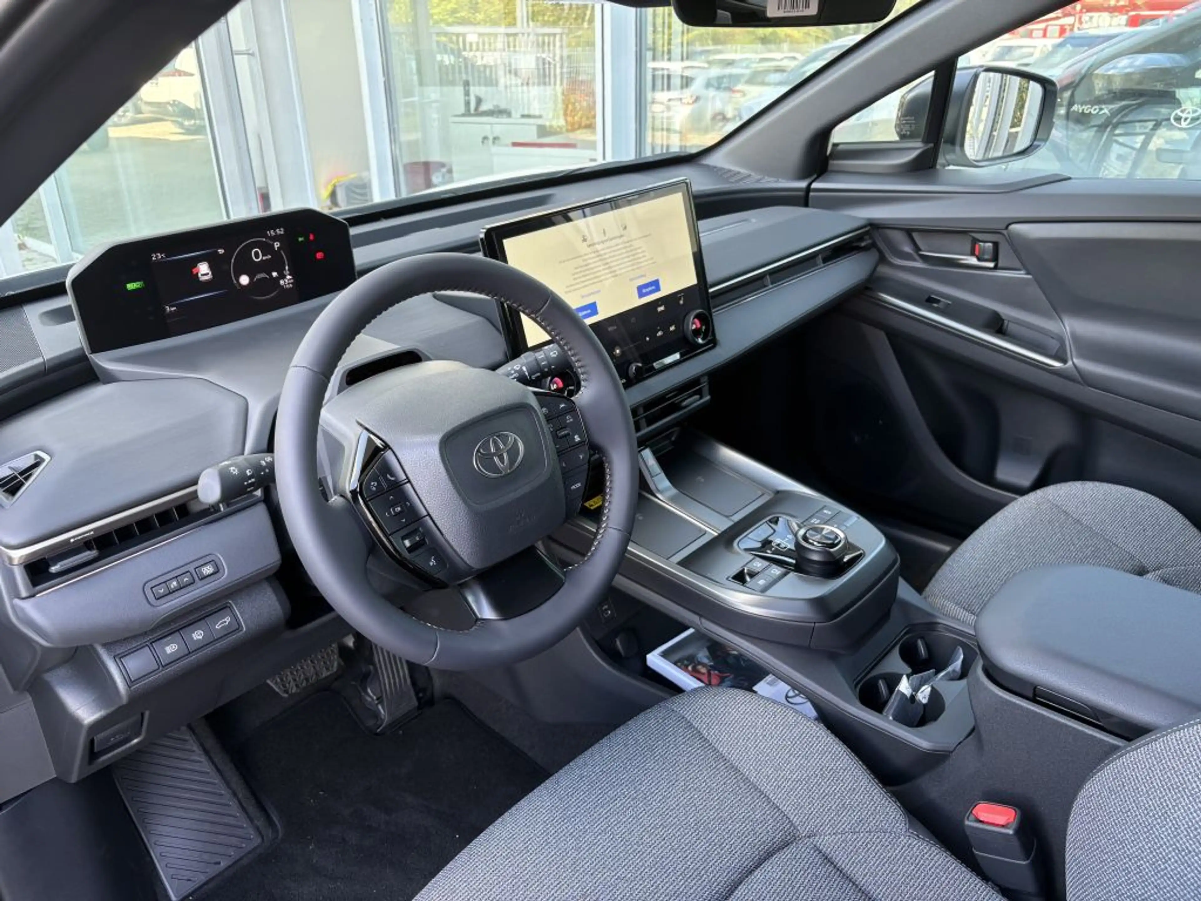 Toyota bZ4X Touring Teamplayer*360°-Kamera*SHZ*Rückfahrkamera* — photo 8