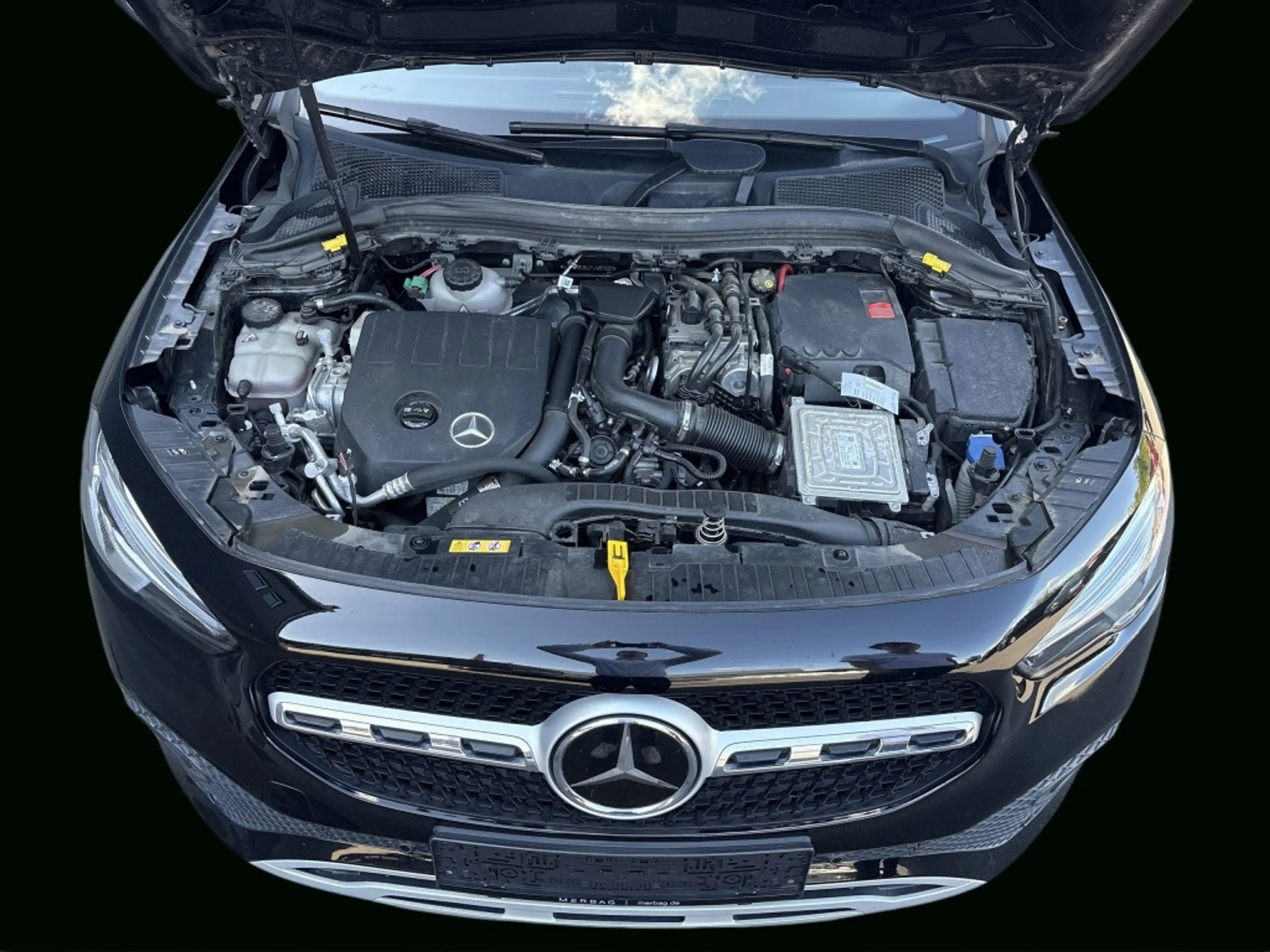 Mercedes-Benz GLA 250 e STYLE BEAM DISTRONIC PANO — photo 11
