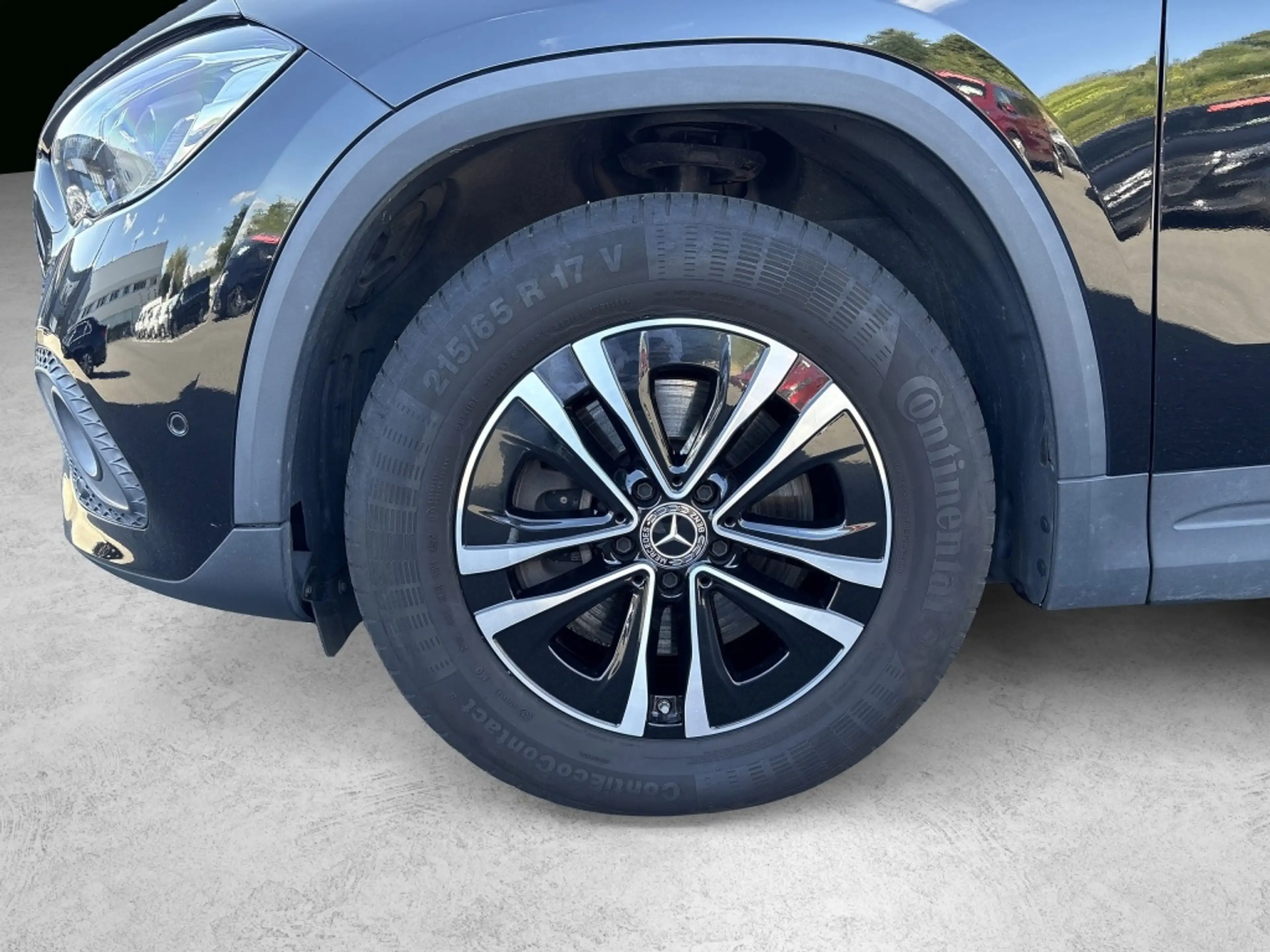 Mercedes-Benz GLA 250 e STYLE BEAM DISTRONIC PANO — photo 3