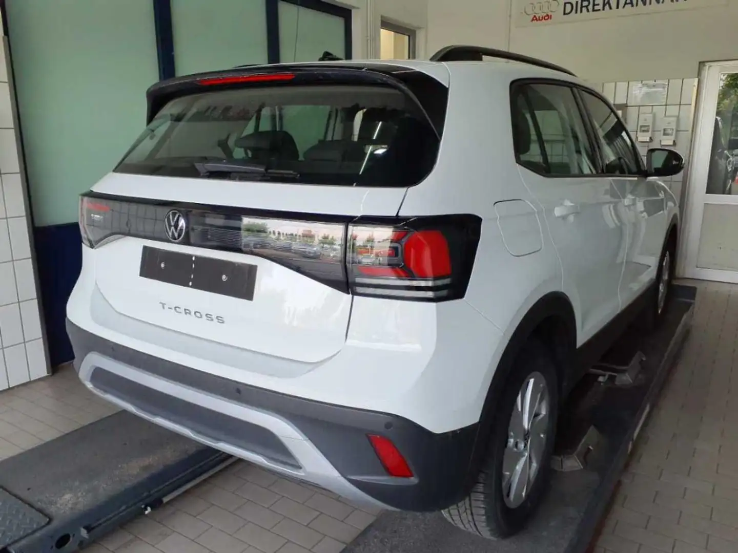 Volkswagen T-Cross Life 1.0 TSI DSG Navi LED ACC SHZ PDC Weiß - 2