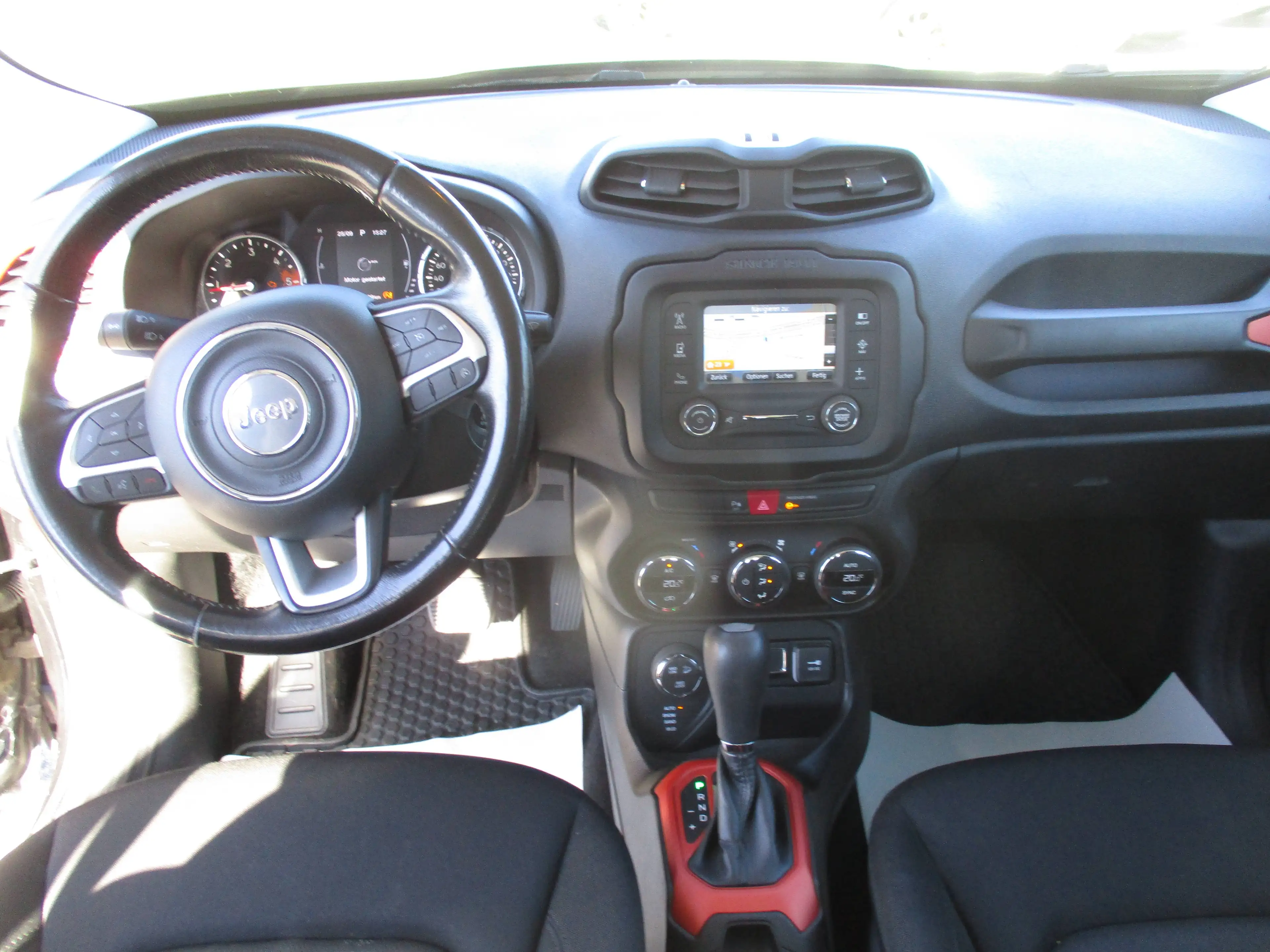 Jeep Renegade Upland 4WD — photo 7