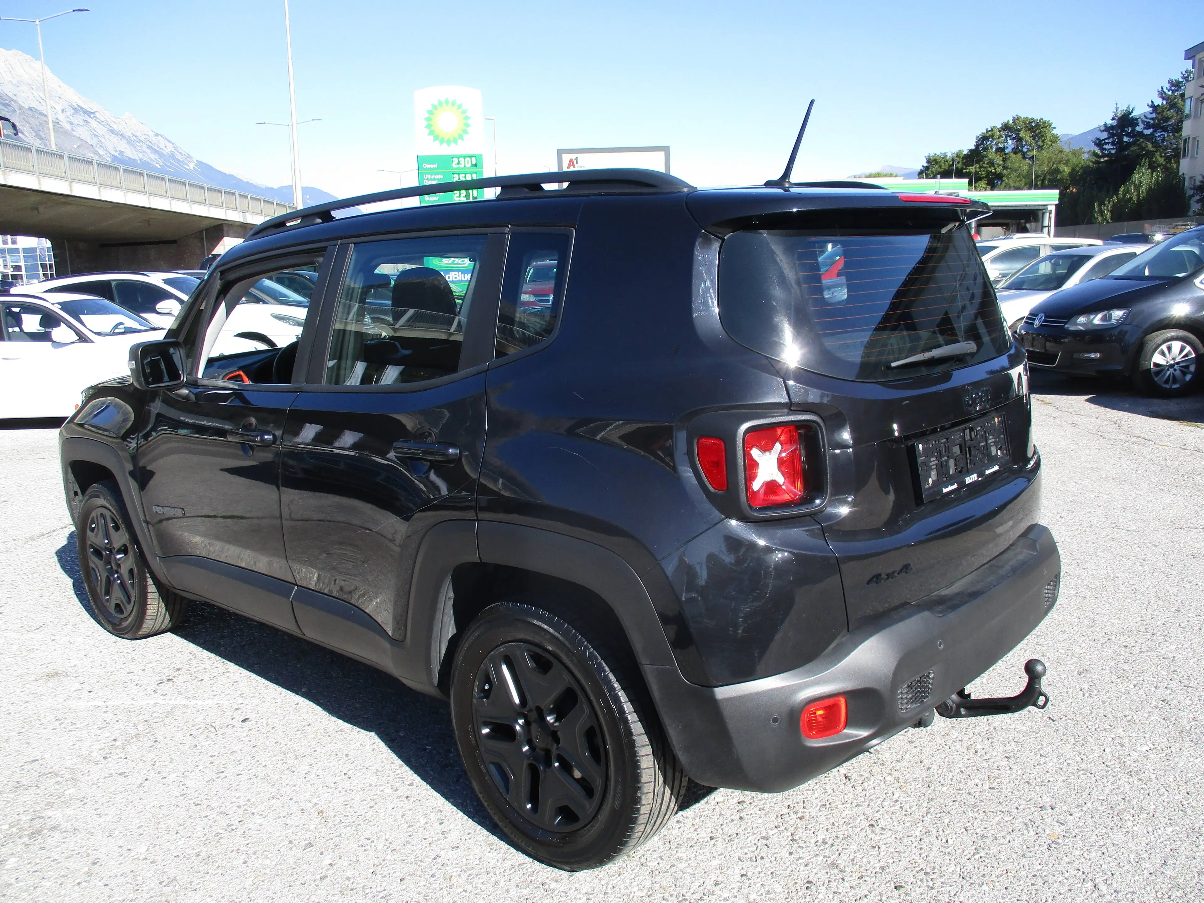 Jeep Renegade Upland 4WD — photo 4