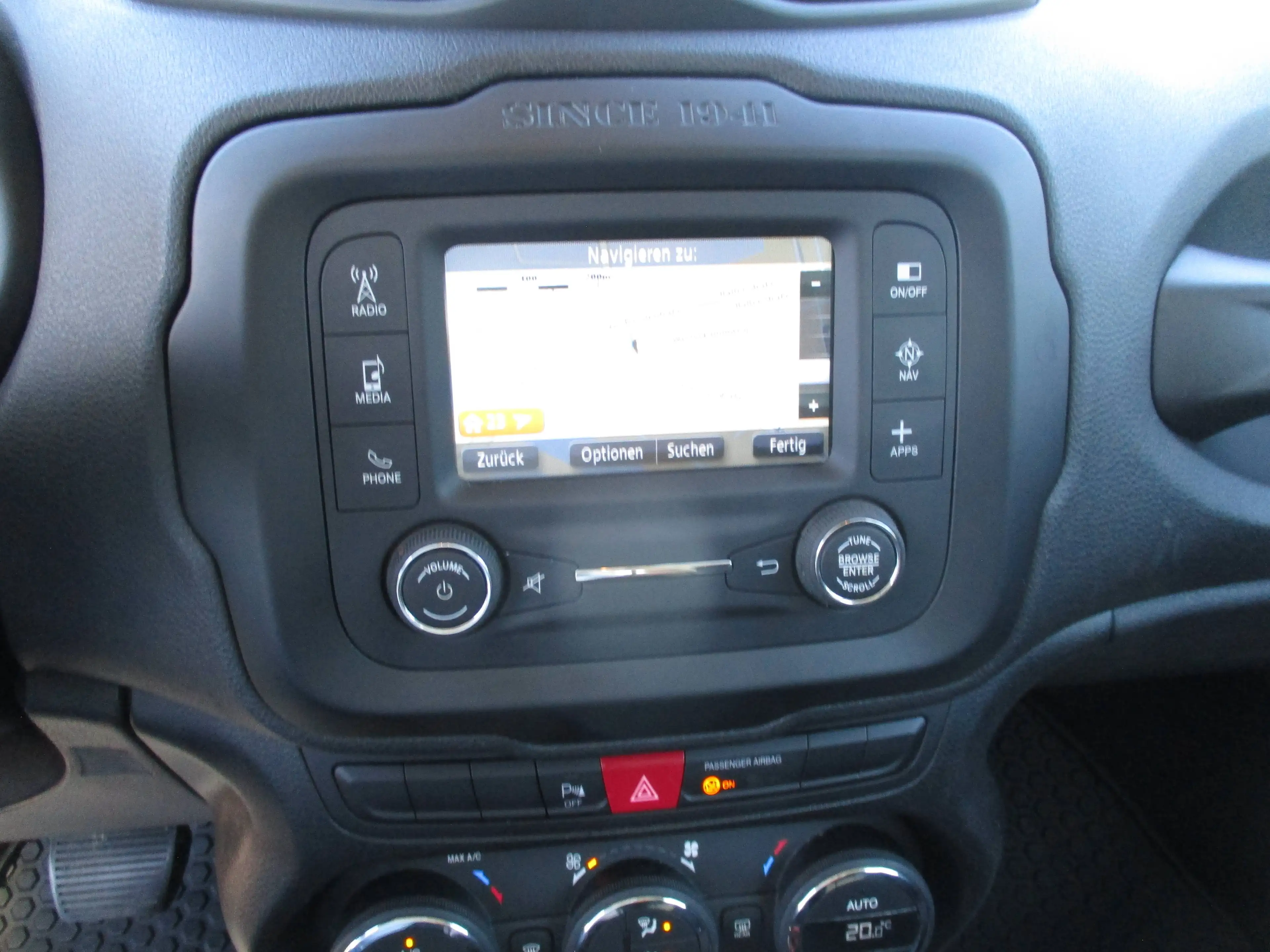 Jeep Renegade Upland 4WD — photo 11