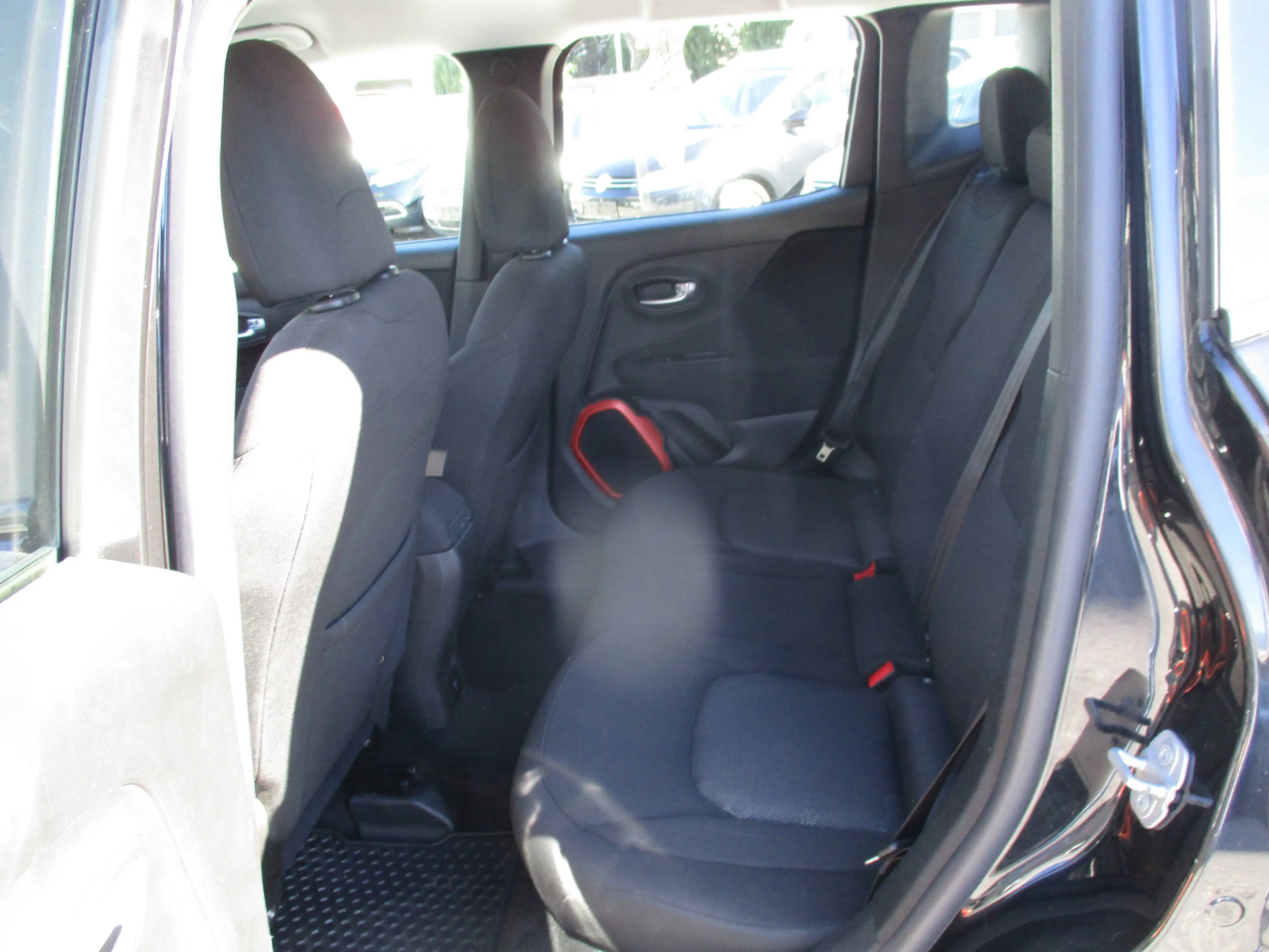 Jeep Renegade Upland 4WD — photo 9