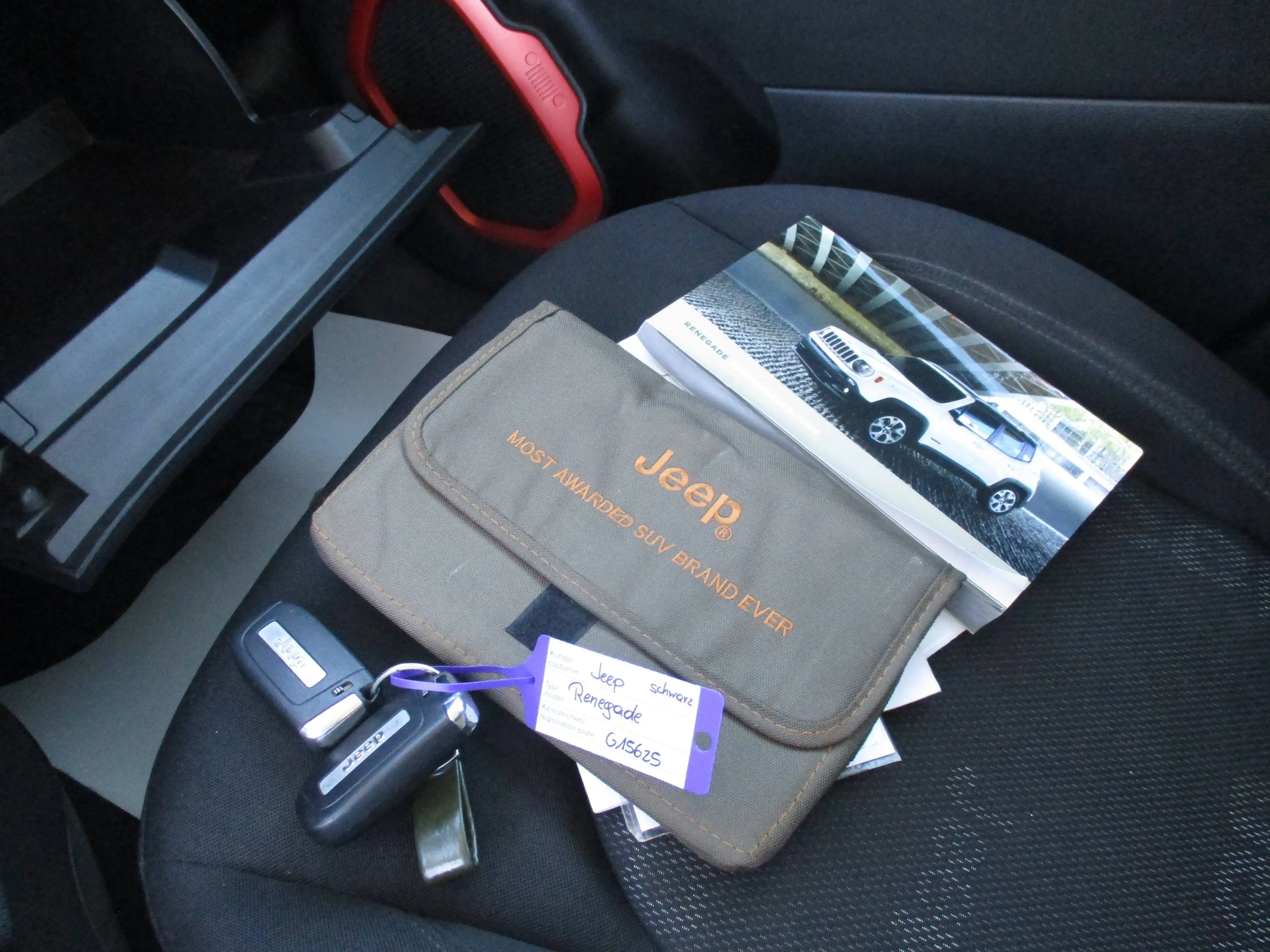 Jeep Renegade Upland 4WD — photo 10