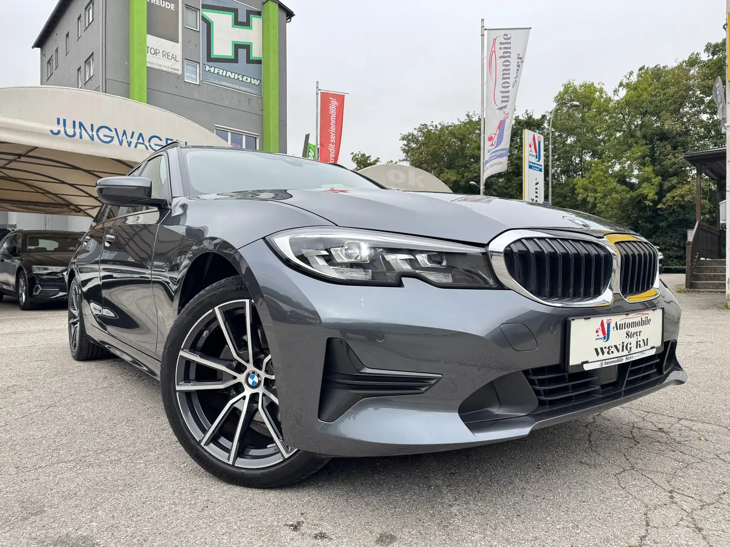 BMW 320 d Touring  Advantage Aut.+Navi+Apple CarPlay+LED Grijs - 1