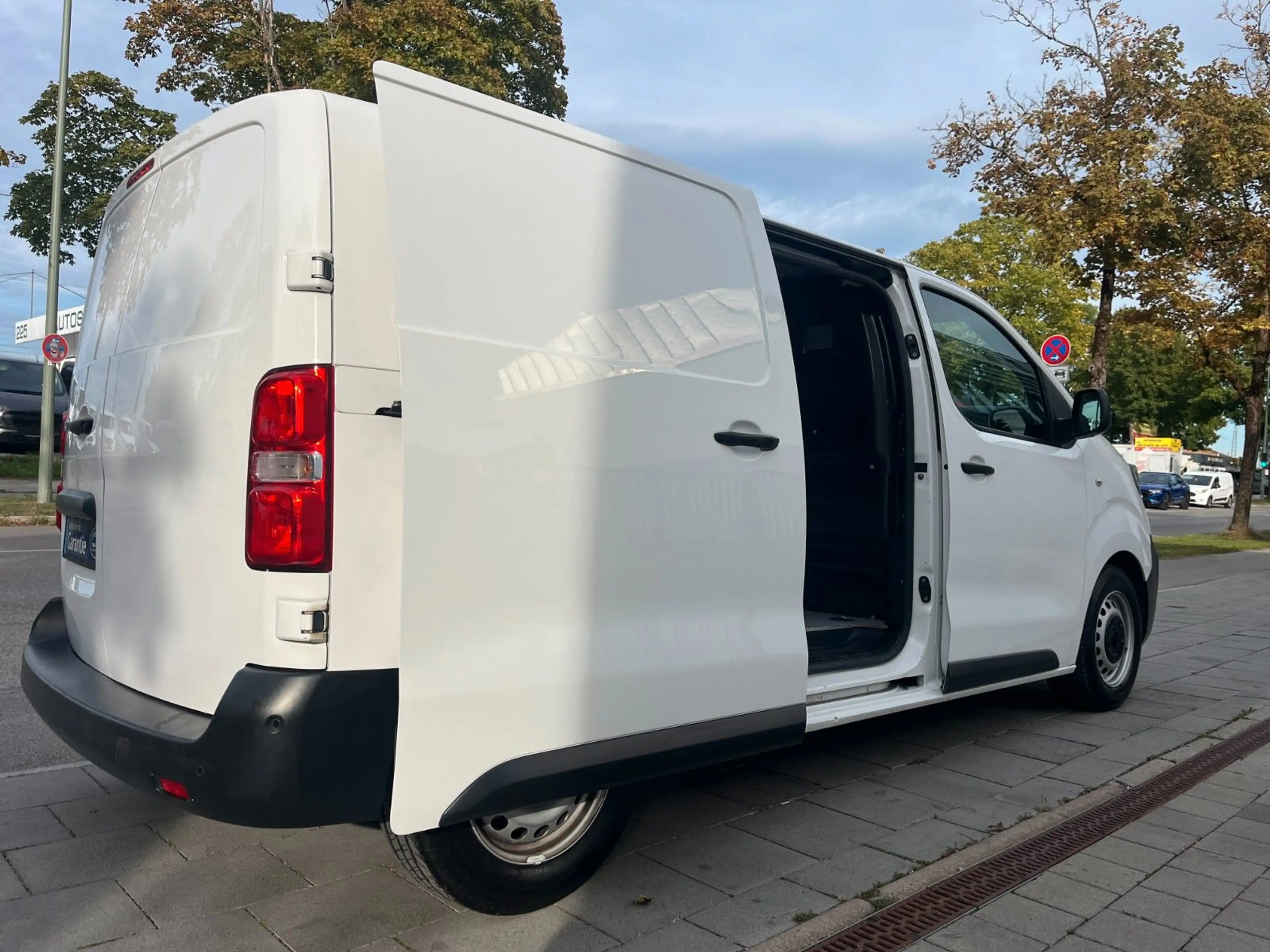 Opel Vivaro Kasten M (L2) Kombi  KAMERA/KEYLESS/AHK — photo 6