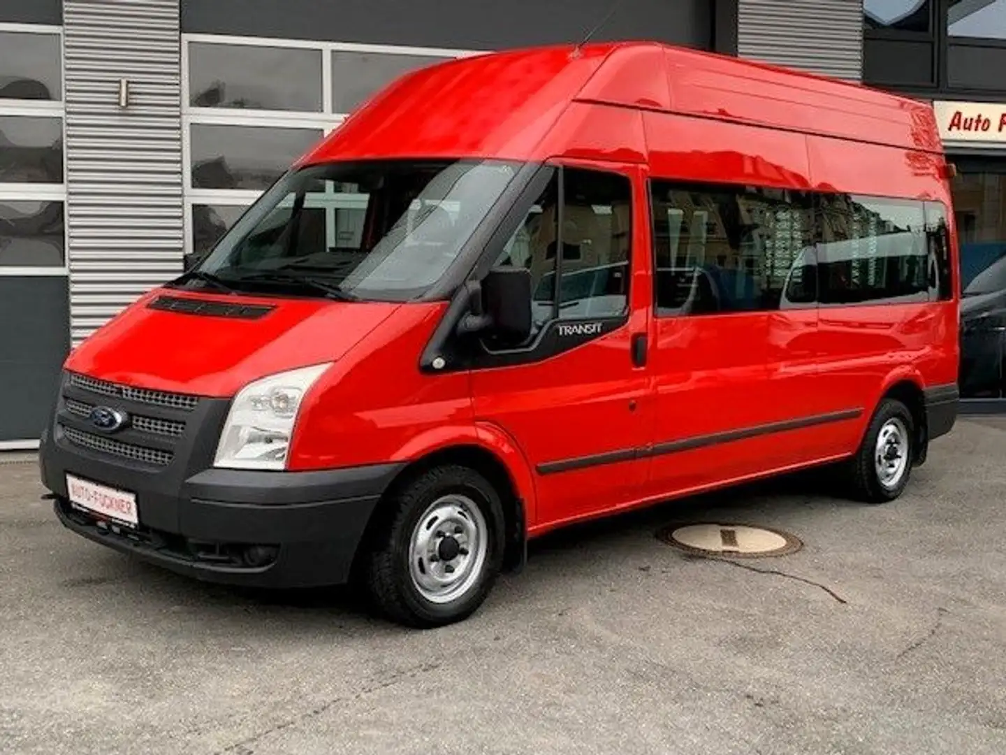 Ford Transit 2.2 TDCi lang Extrahoch 6-Sitzer Rampe Rot - 1