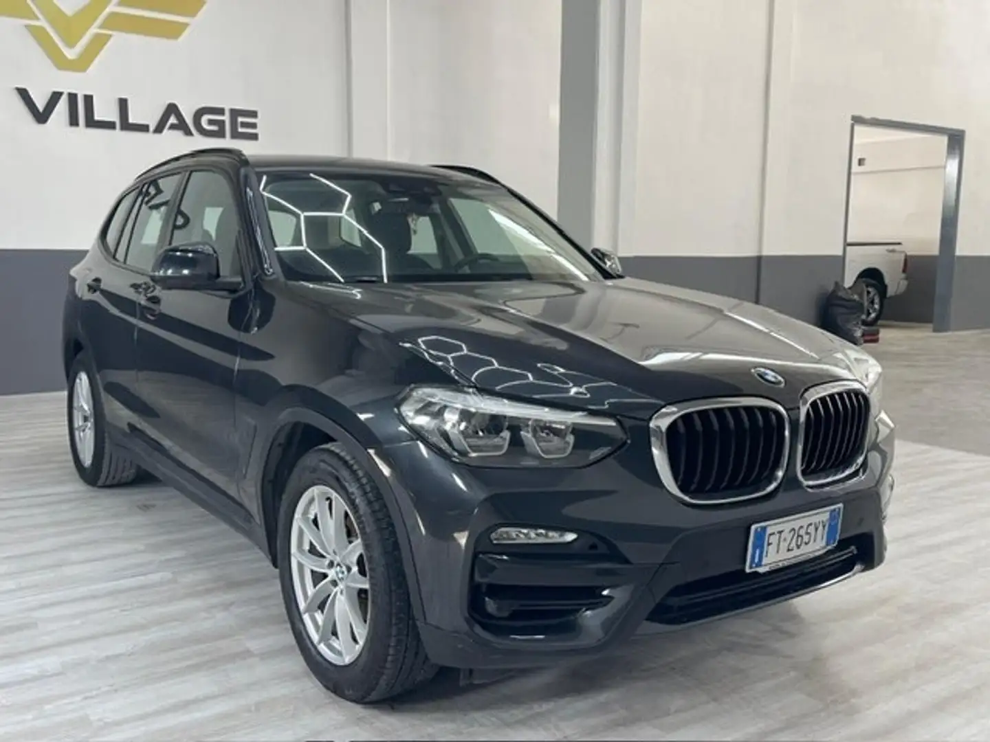 BMW X3 X3 xDrive20d Business Advantage Zwart - 2