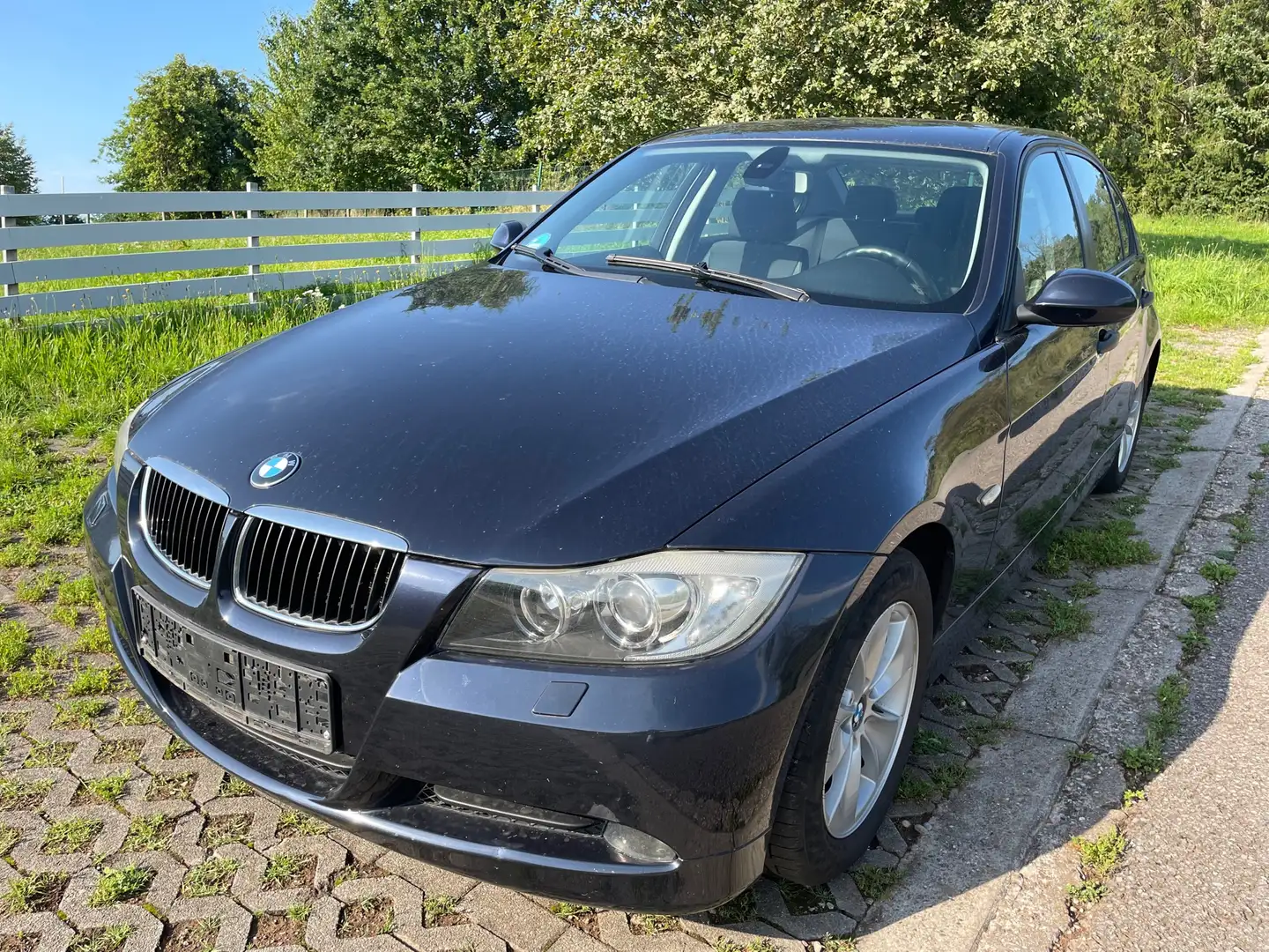BMW 320 320i | Xenon | AHK | Licht- & Regensonsor | Klima Blau - 1
