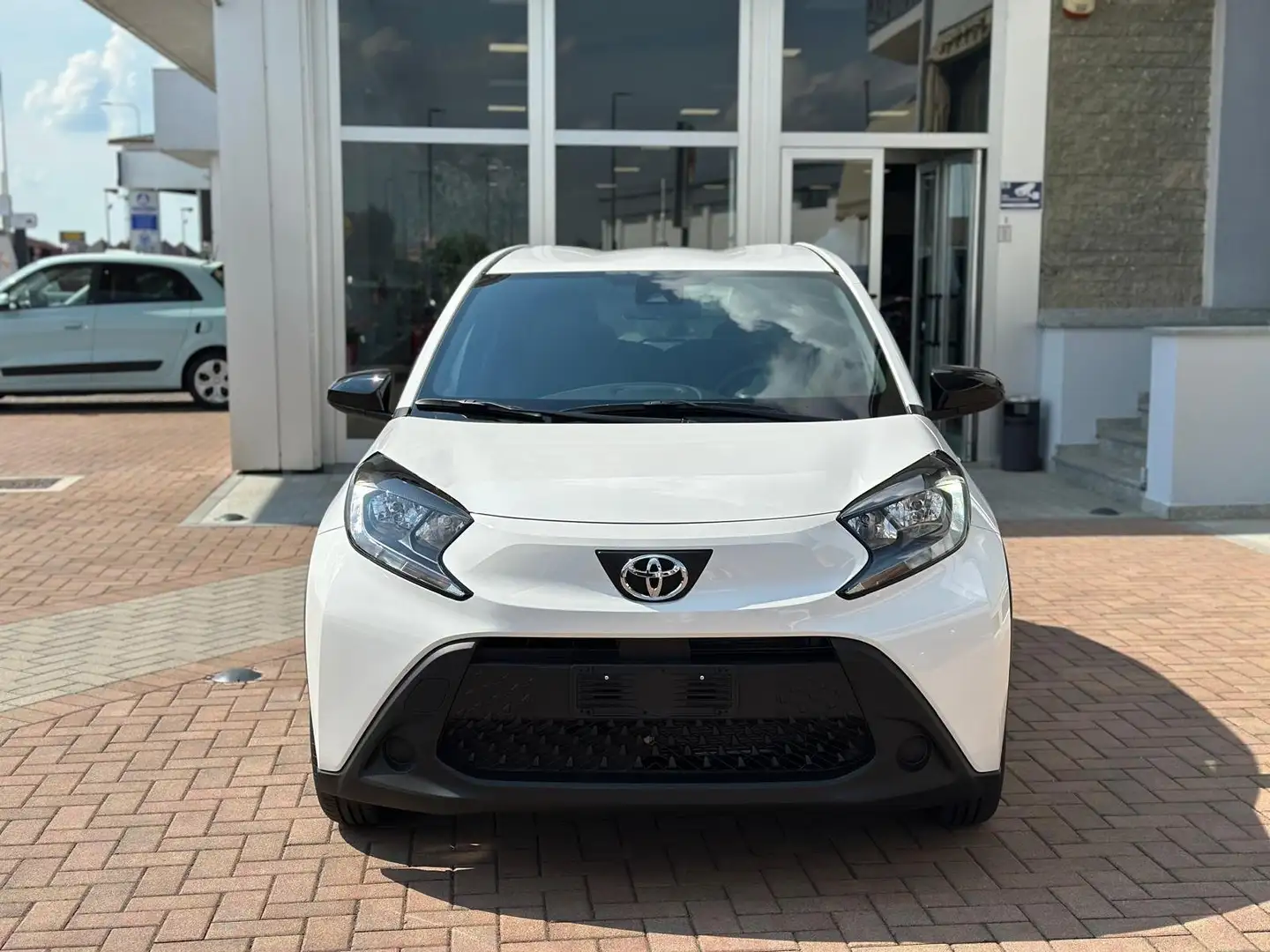 Toyota Aygo X 1.0 Active 72cv Bianco - 2