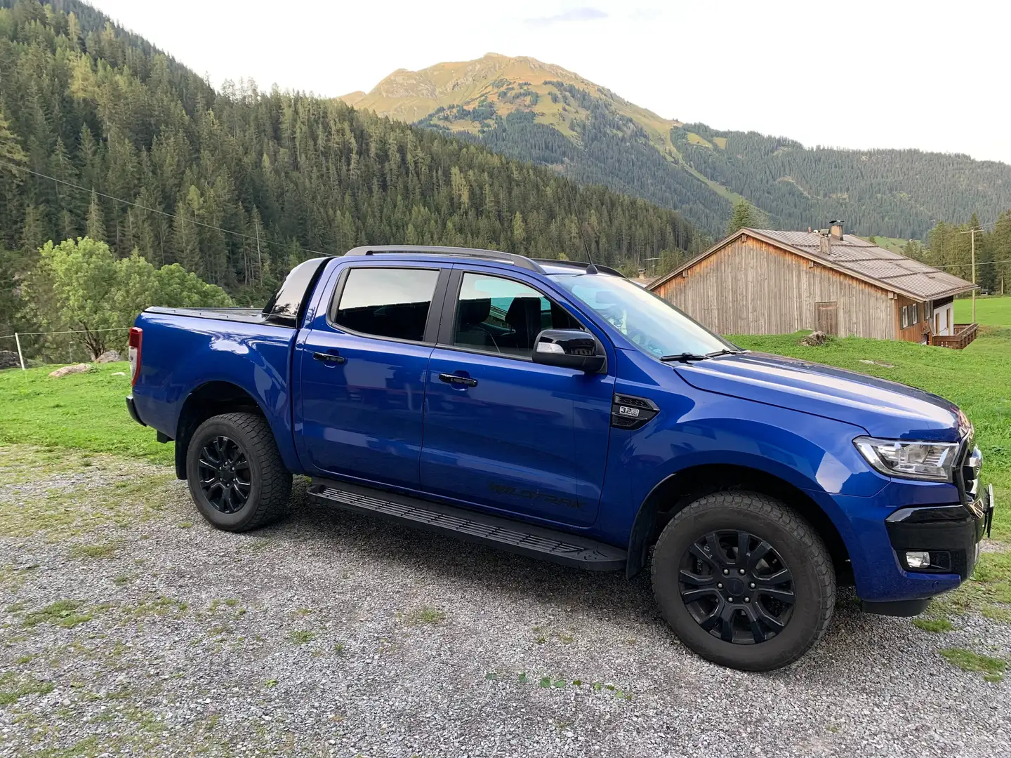 Ford Ranger Wildtrak 3.2 TDCi Blau - 2