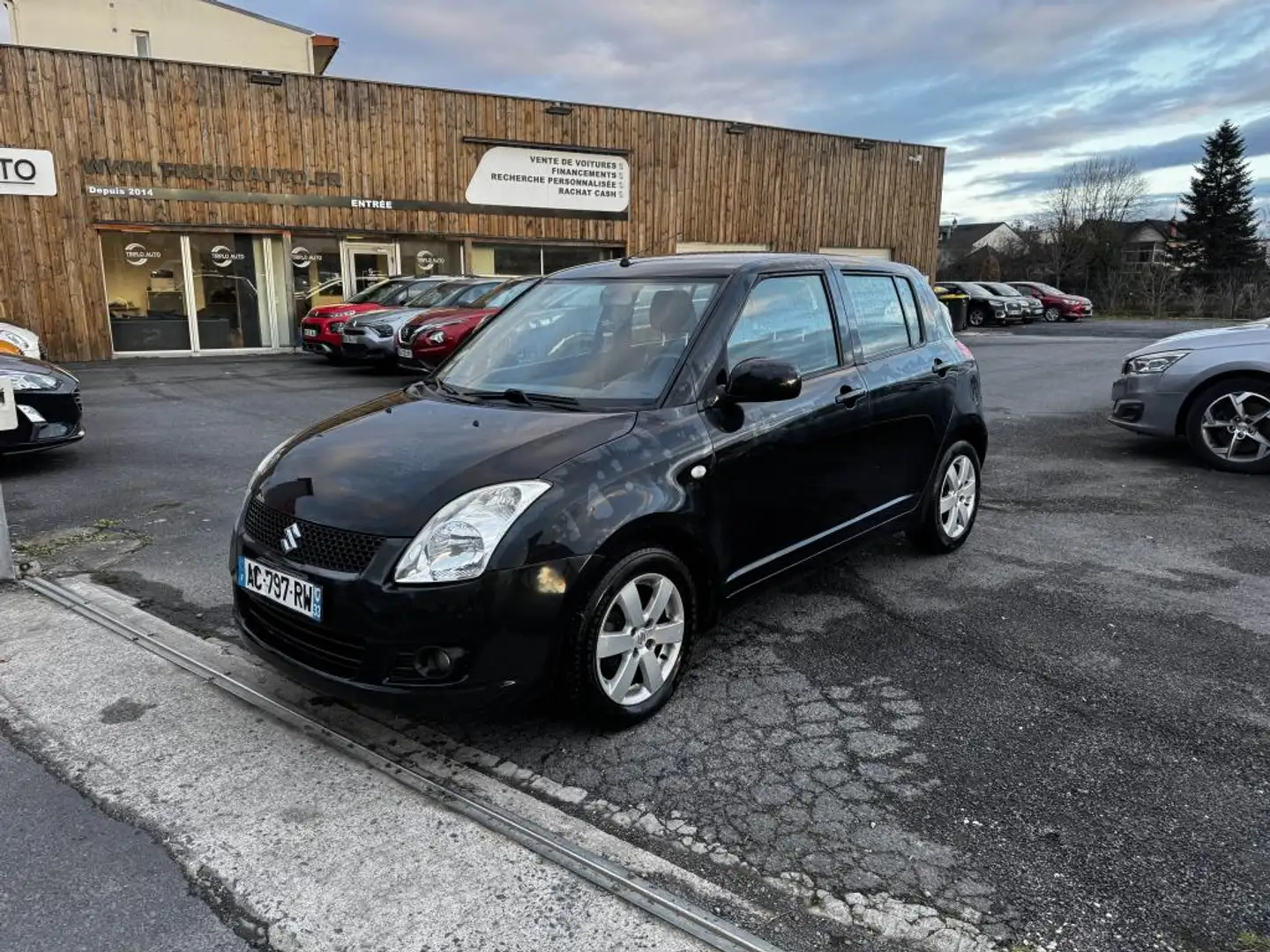 Suzuki Swift Swift 1.3i - 92 GLX clim Noir - 1