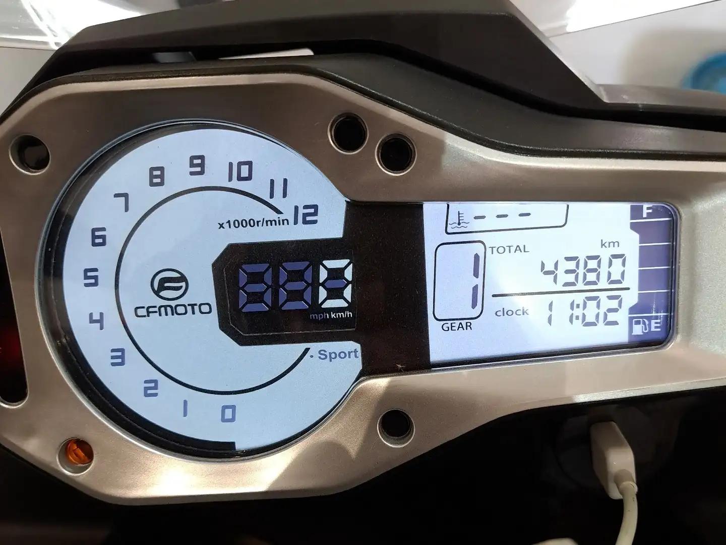 CF Moto 650 MT Weiß - 2