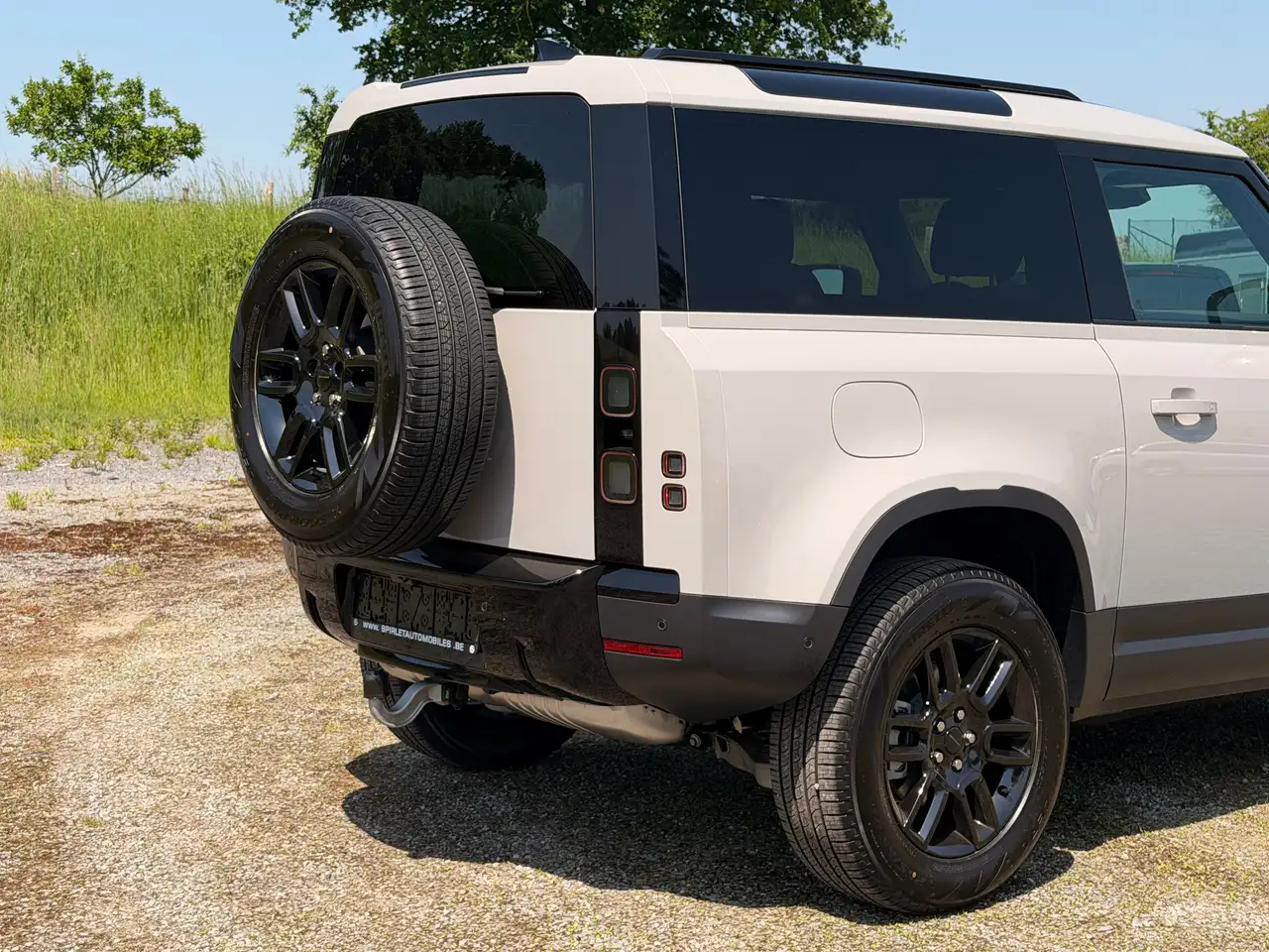 Land Rover Defender 2026 — фото 15