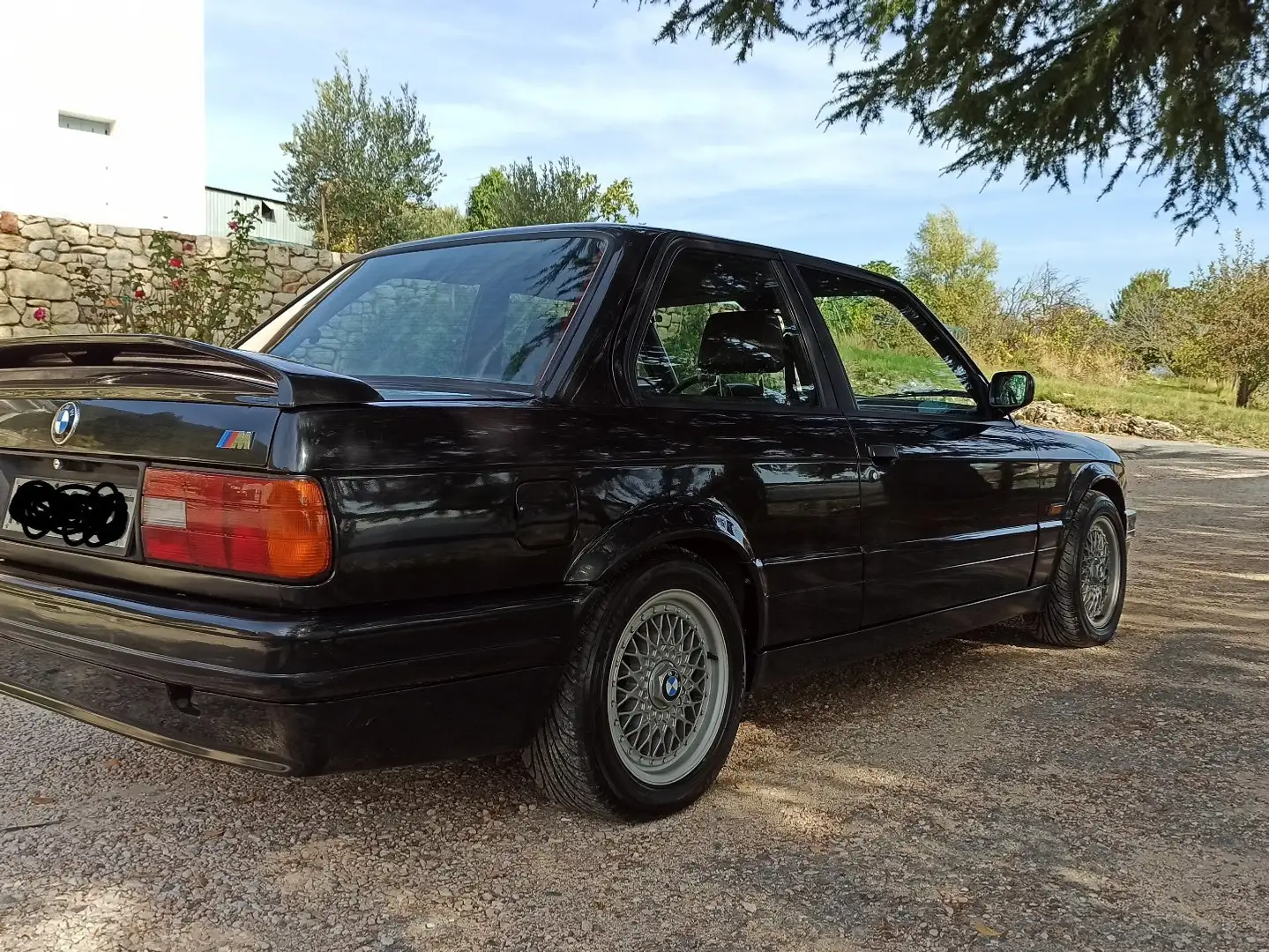 BMW 320 320is e30 crna - 2