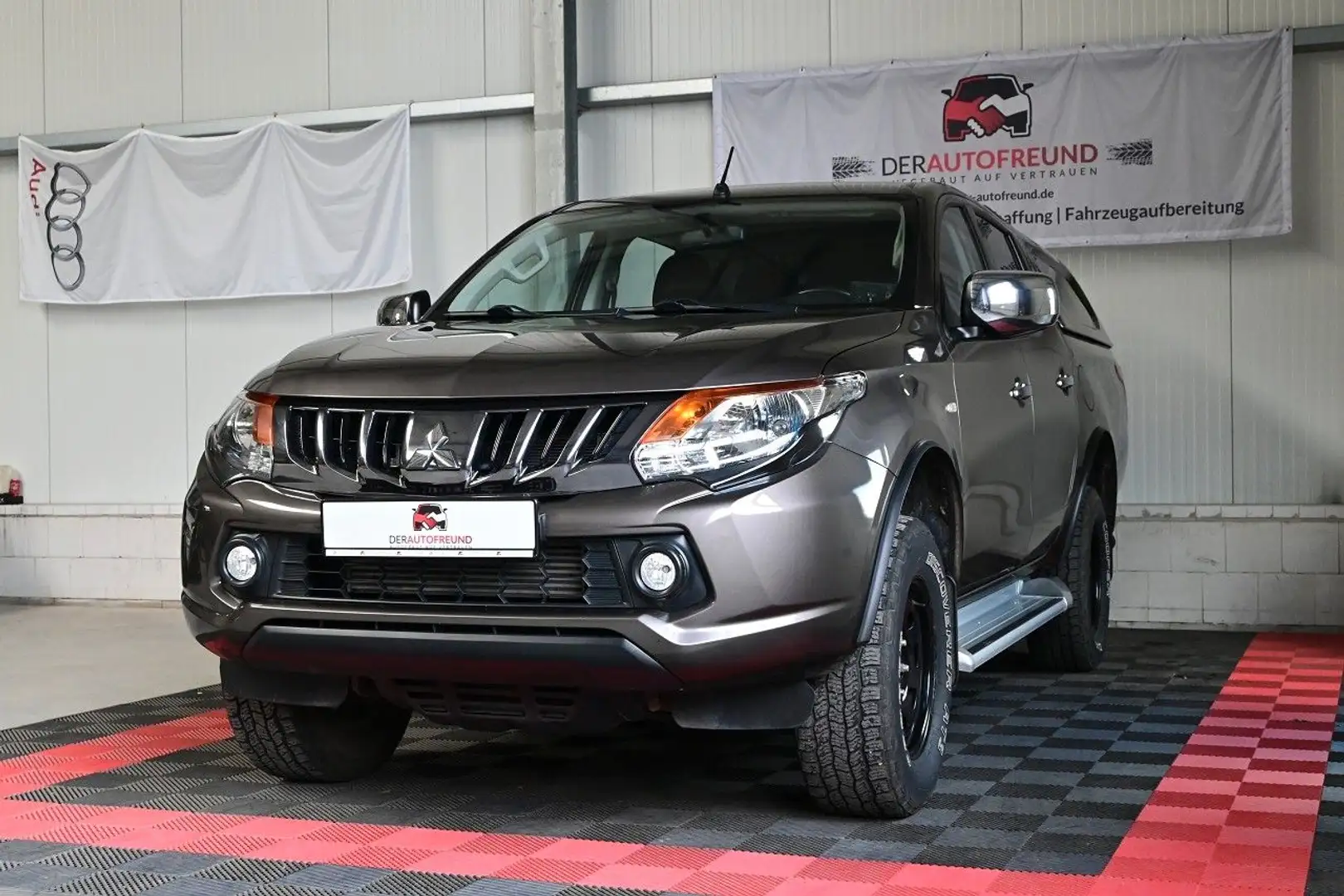 Mitsubishi L200 Doppelkabine 4WD *Scheckheft* Brun - 2