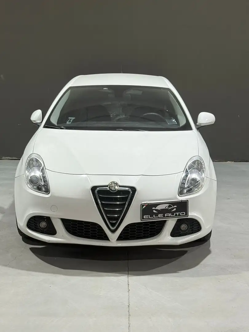 Alfa Romeo Giulietta Giulietta III 2010 1.4 t. Progression Gpl 120cv Blanc - 2