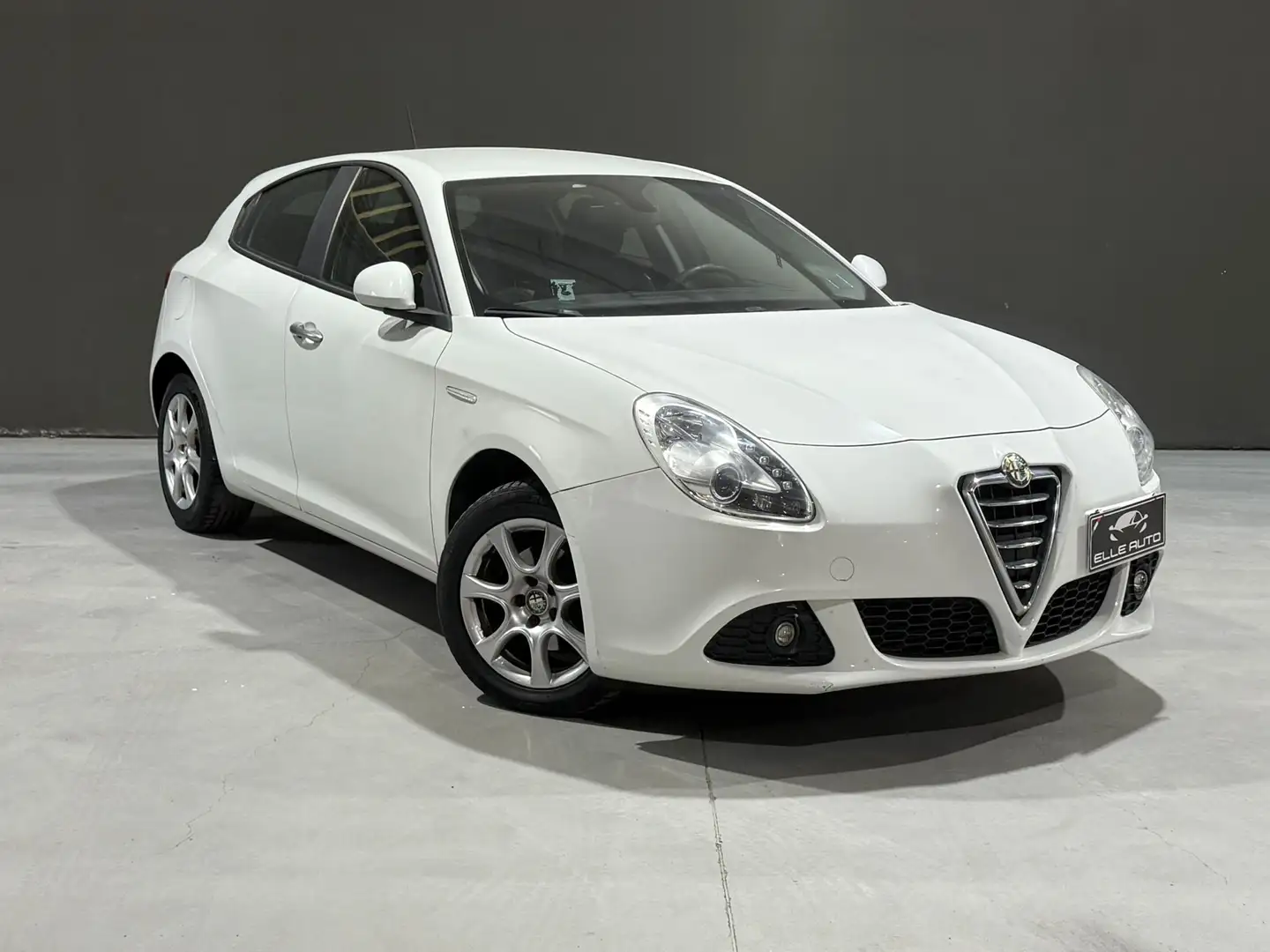 Alfa Romeo Giulietta Giulietta III 2010 1.4 t. Progression Gpl 120cv Blanc - 1