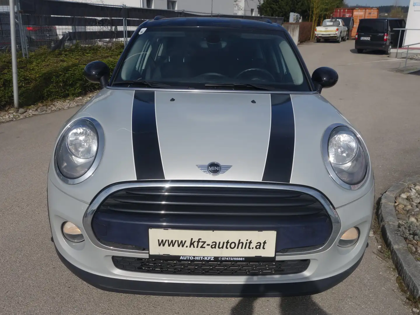 MINI Cooper MINI Cooper Aut.*5-Sitzer/Kamera/nur 47.600km!!!* Silber - 2