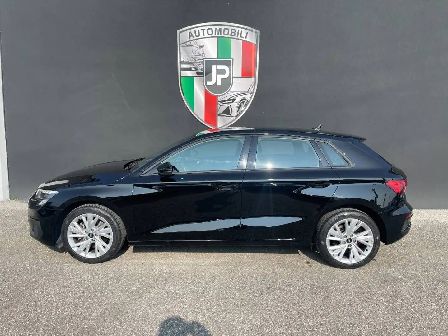 Audi A3 30 1.0 tfsi Bus. Adv. Telecamera CarPlay PDC Nero - 2