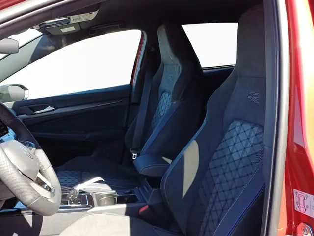 Volkswagen Golf view 9