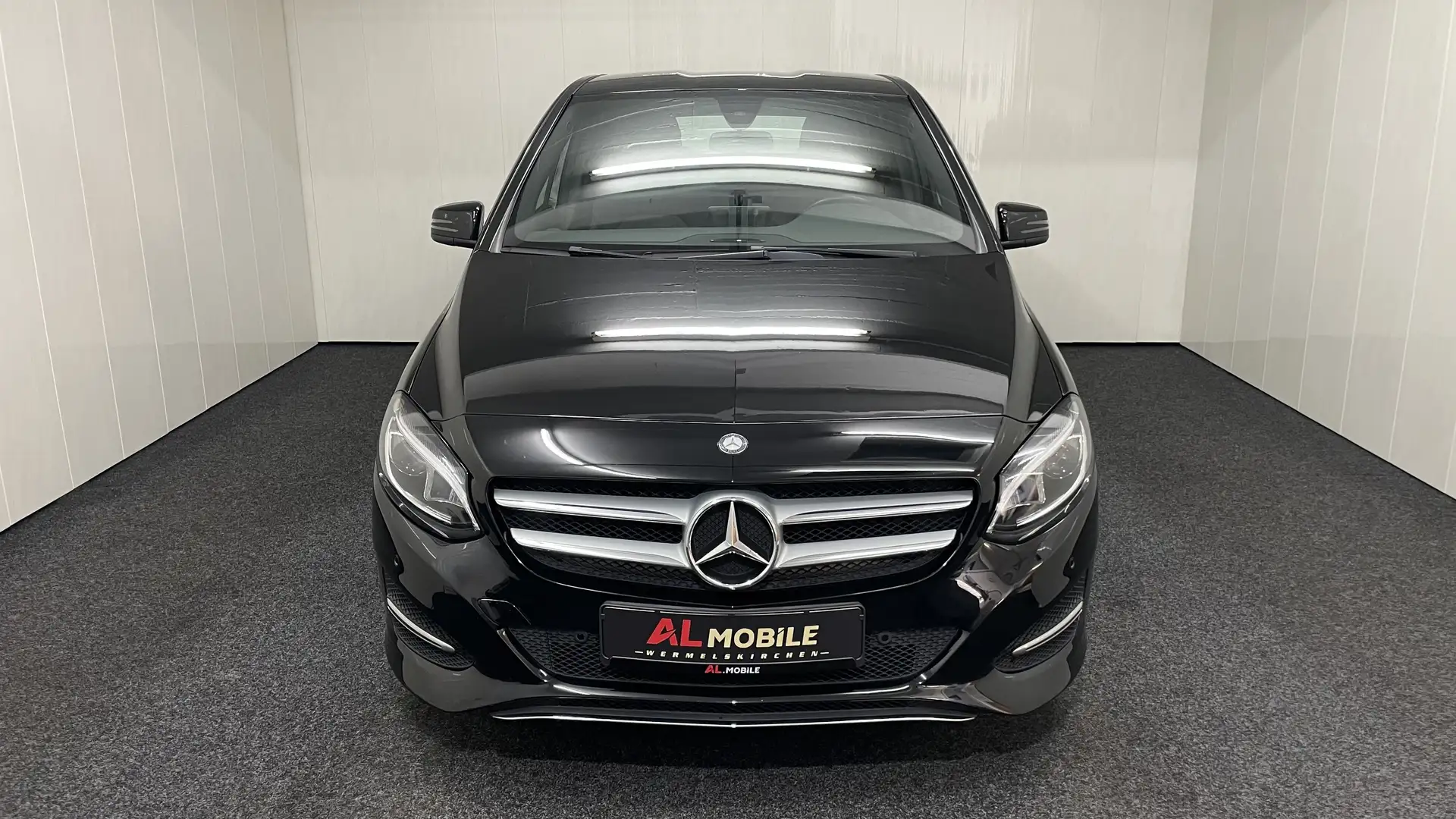 Mercedes-Benz B 180 Automatik LED NAVI SHZ TEMP PDC START/STOP Noir - 2