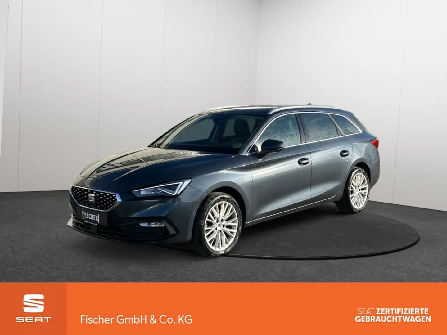 SEAT Leon ST 2.0TDI DSG Xcellence LED Navi SHZ Rear View ACC Grau - 1