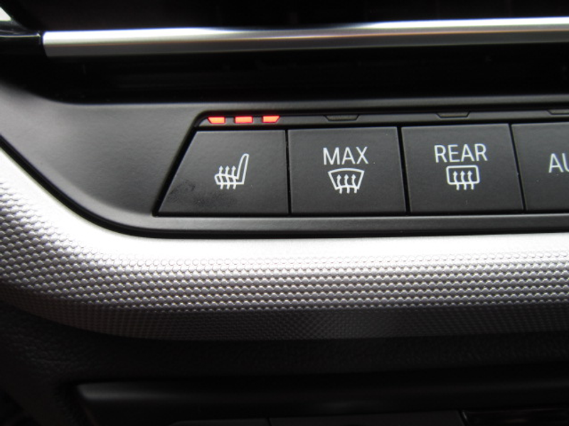 BMW 118 iA PROF NAVI + VIRTUAL DASHBOARD + CARPLAY + DAB — photo 15