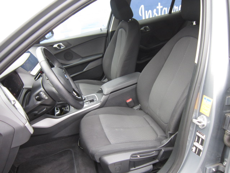 BMW 118 iA PROF NAVI + VIRTUAL DASHBOARD + CARPLAY + DAB — photo 11
