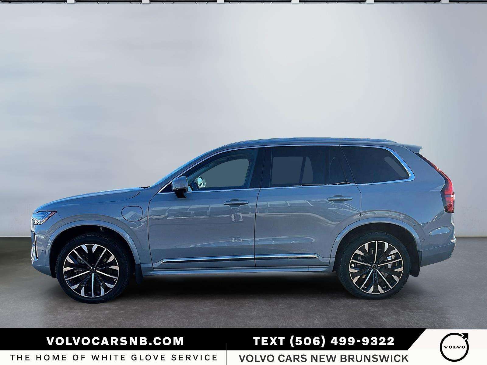 2026 Volvo XC90 T8 Plus Bright Theme alt 5