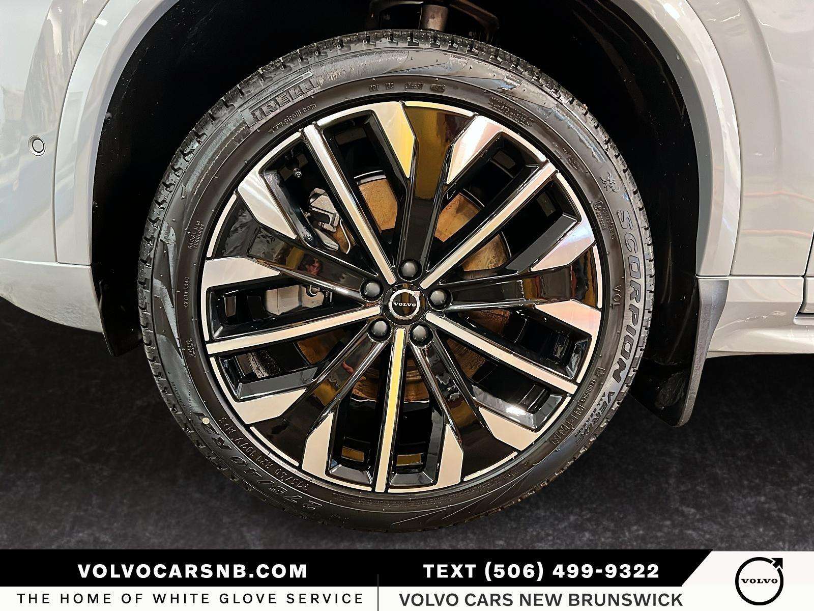 2026 Volvo XC90 T8 Plus Bright Theme thumb 7