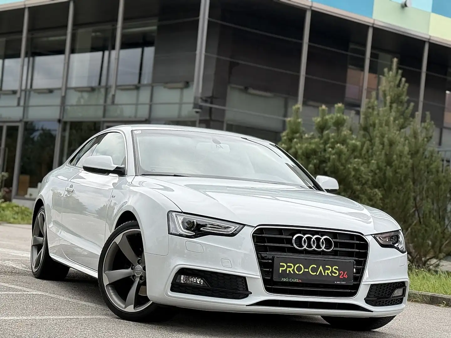 Audi A5 Coupé // S-Line // GARANTIE // Weiß - 1