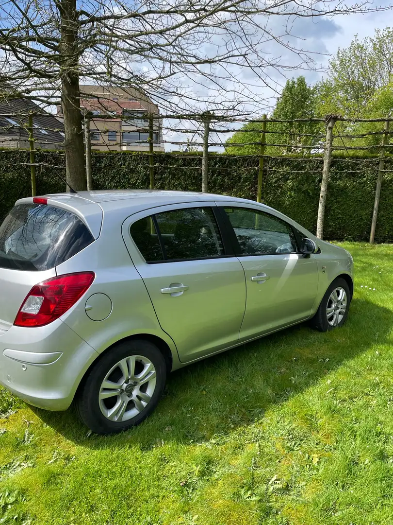 Opel Corsa 1.4 16V Edition 111 Jahre Argent - 2