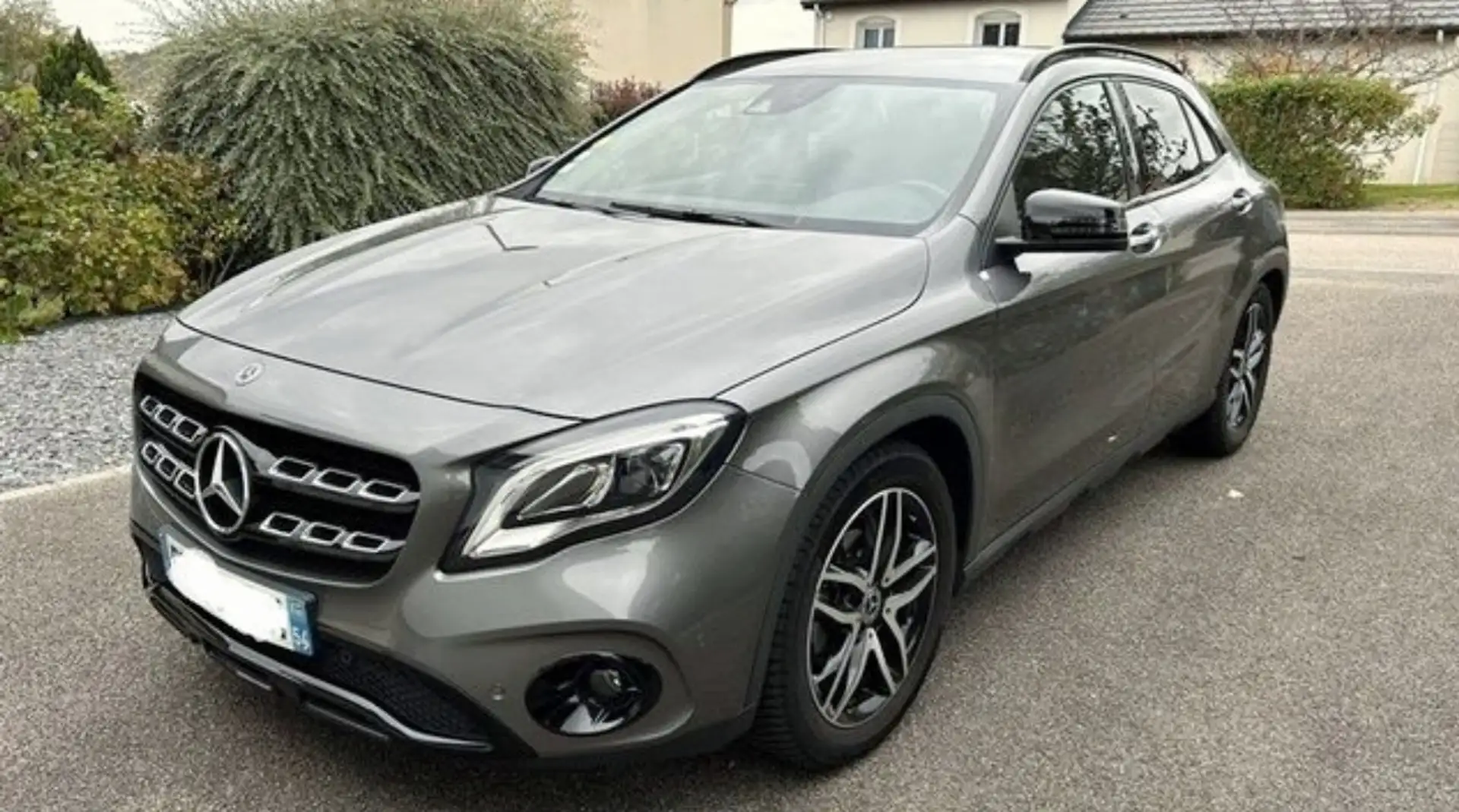 Mercedes-Benz GLA 180 GLA 180 d 7-G DCT Intuition Gris - 2
