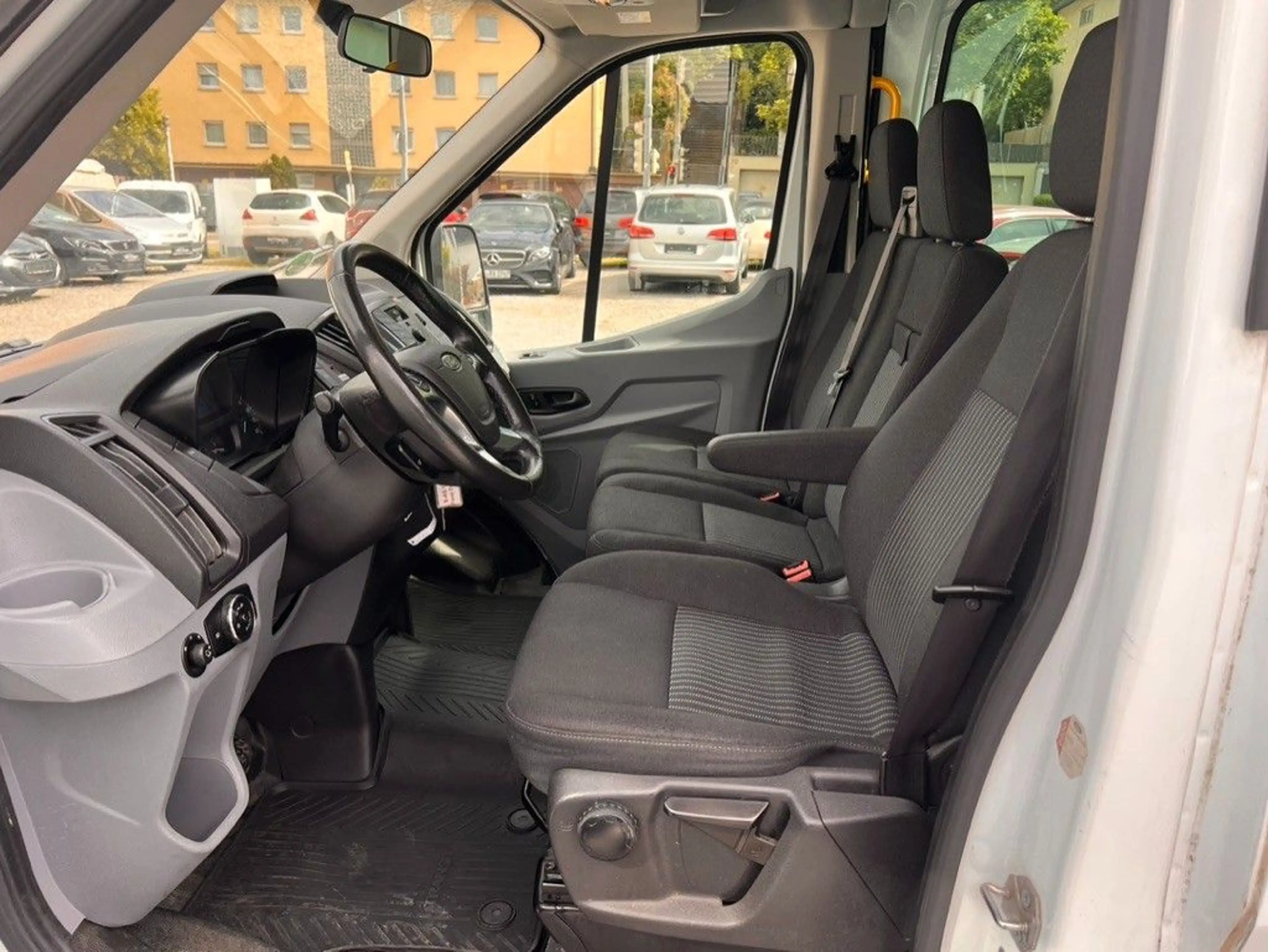 Ford Transit Kombi 350 L3 Rollstuhlrampe PDC KLIMA. — photo 14
