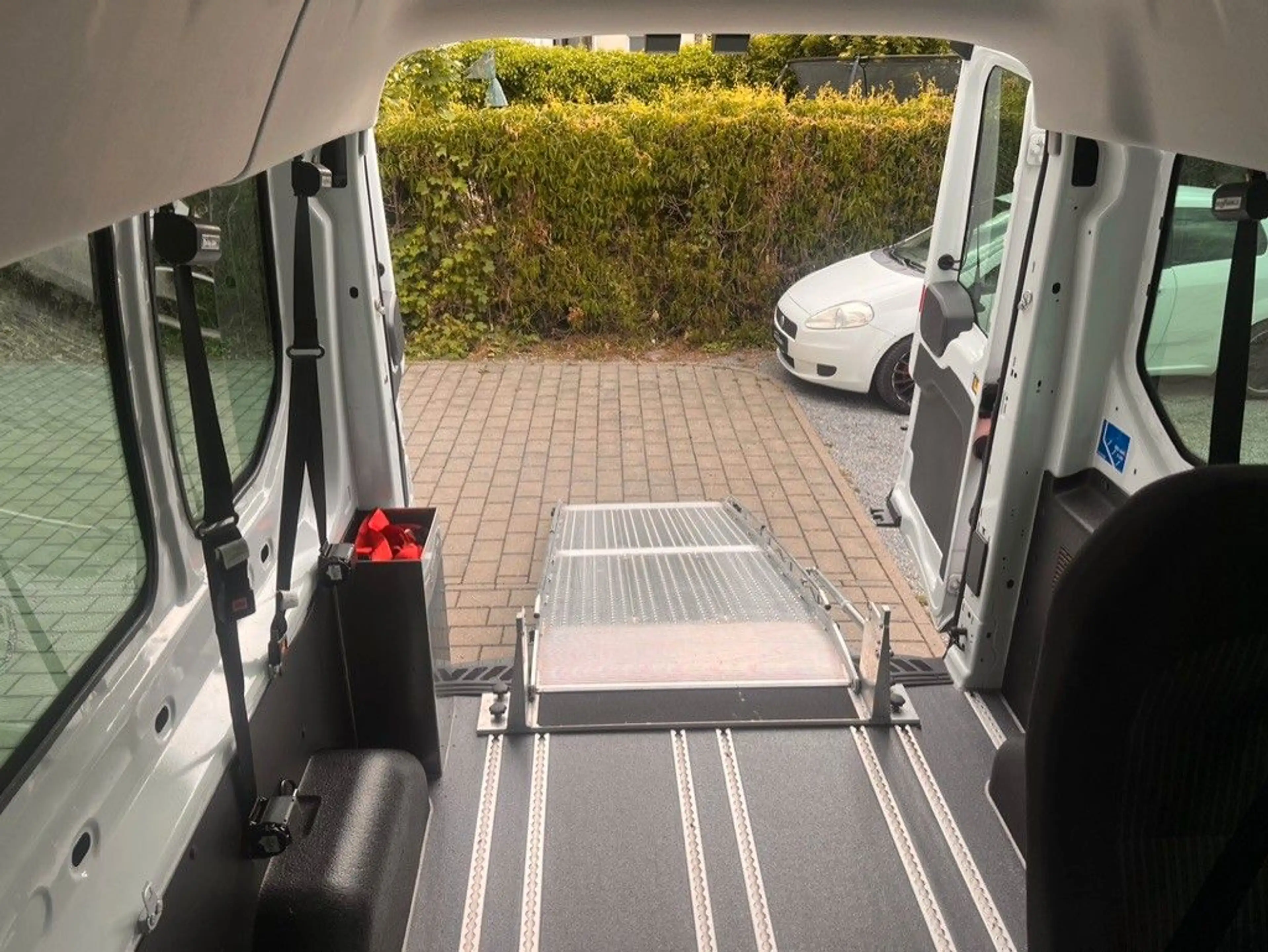 Ford Transit Kombi 350 L3 Rollstuhlrampe PDC KLIMA. — photo 21