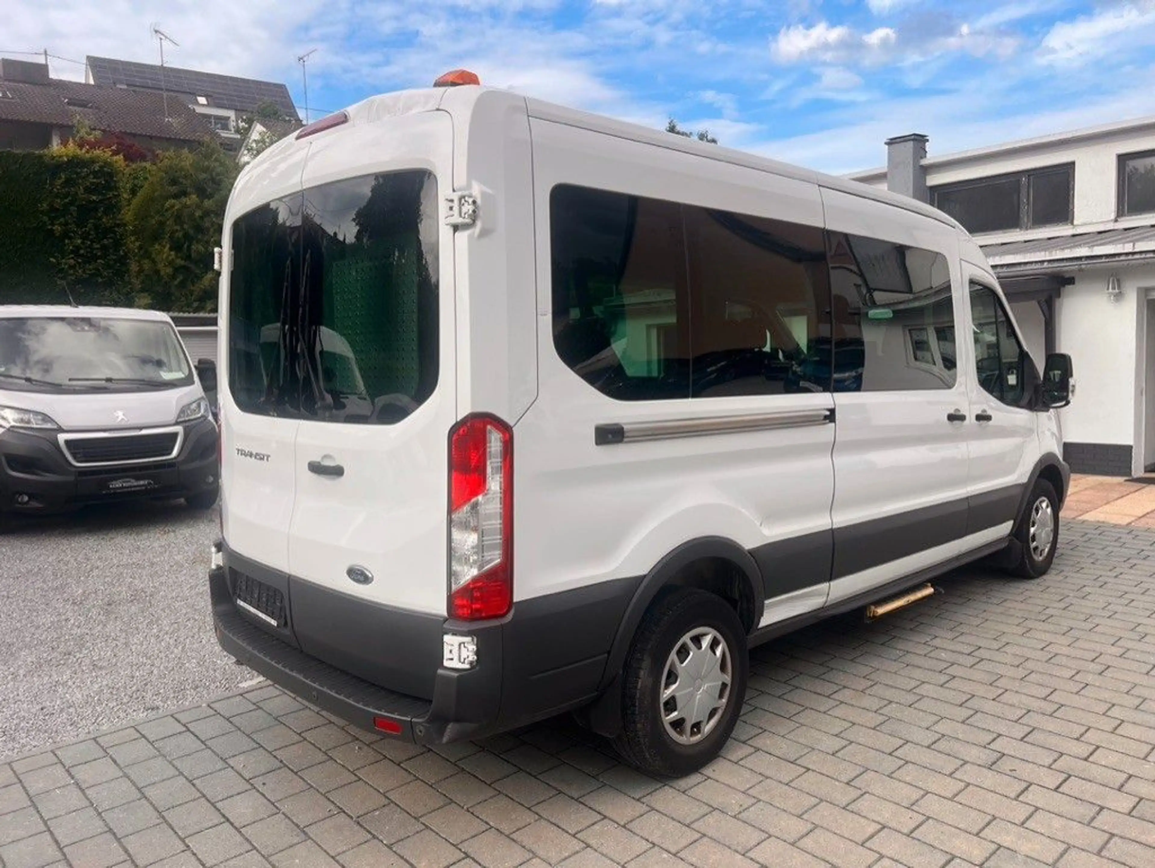 Ford Transit Kombi 350 L3 Rollstuhlrampe PDC KLIMA. — photo 17