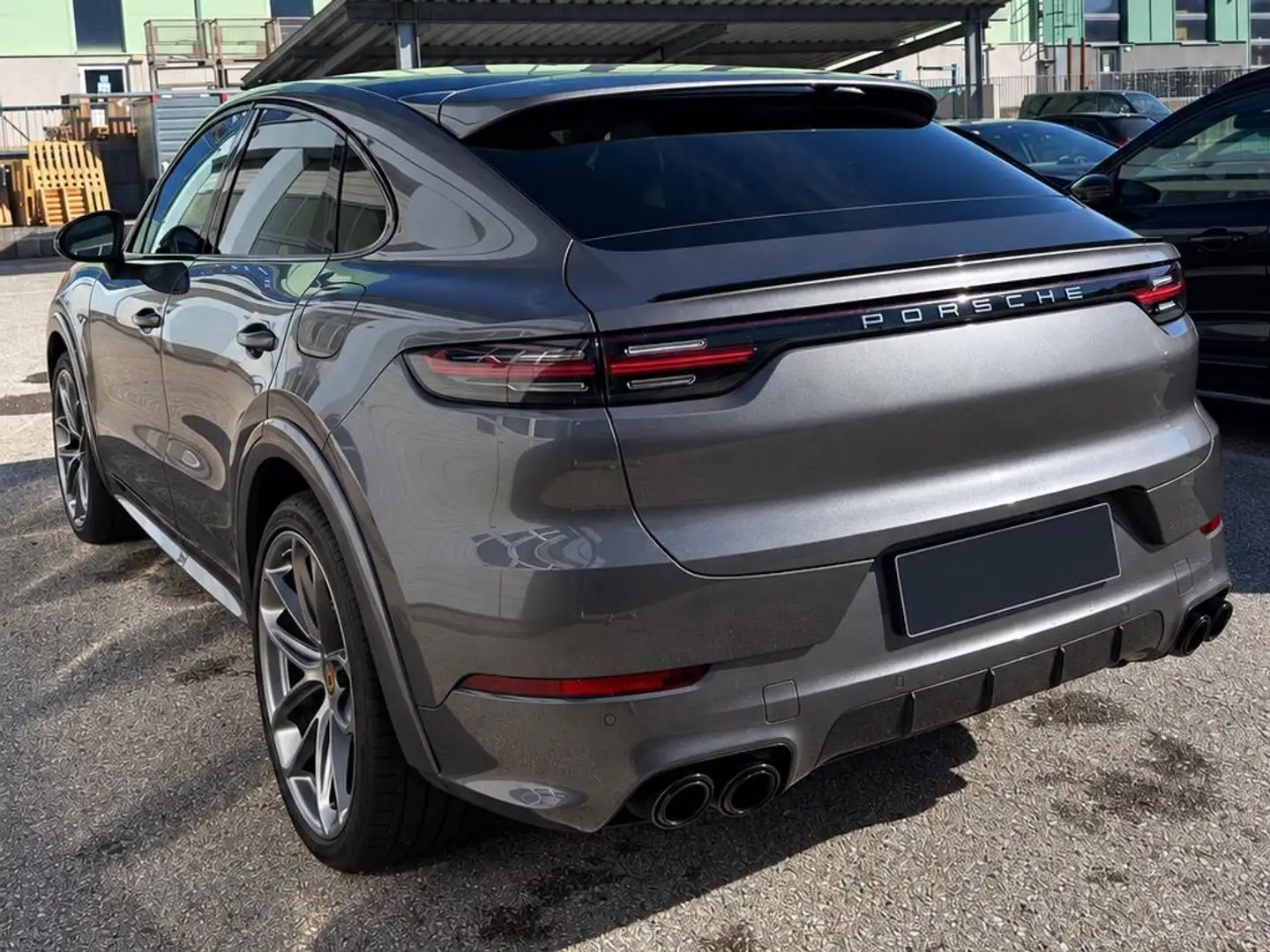 Porsche Cayenne Appored Porsche Cayenne Coupe E-Hybrid PHEV 17,9 kWh Aut. Leichtbau-Carbon Dach-Pepita Sitze Grau - 2