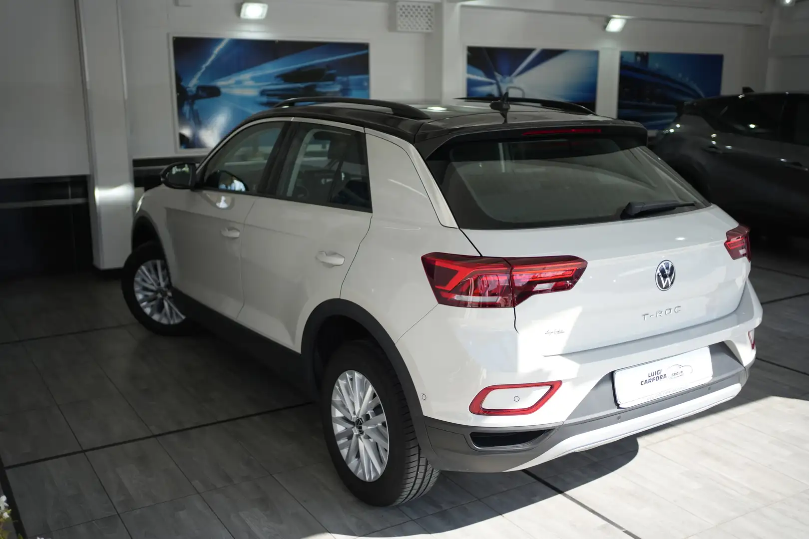 Volkswagen T-Roc 1.0 TSI Life Schwarz - 2
