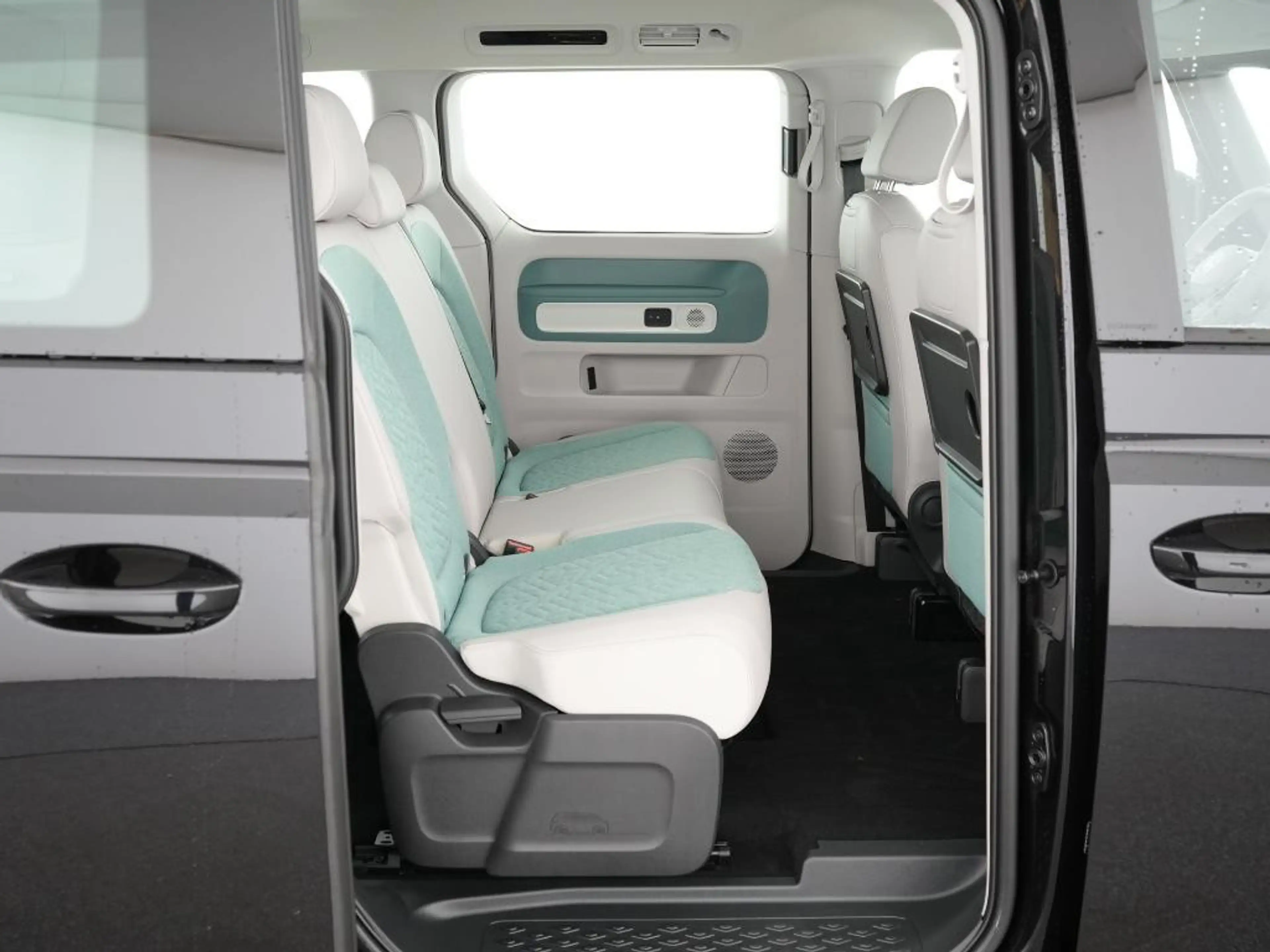 Volkswagen ID. Buzz — photo 9