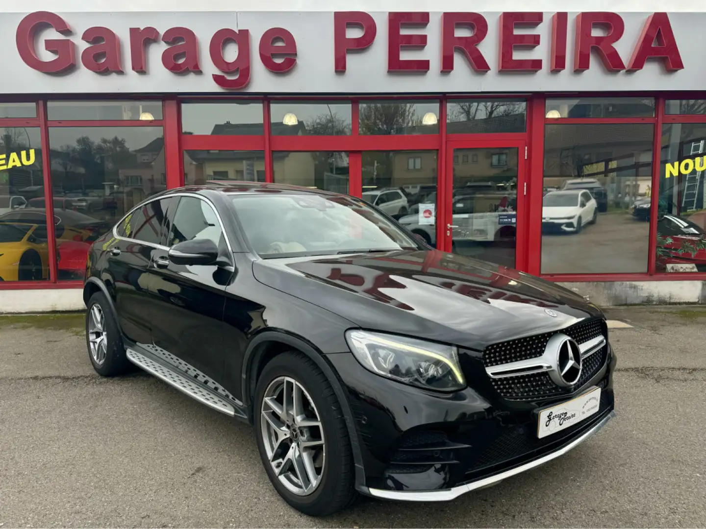 Mercedes-Benz GLC 300 COUPE 4MATIC AMG LINE BURMESTER HEAD UP PANO CUIR Schwarz - 1