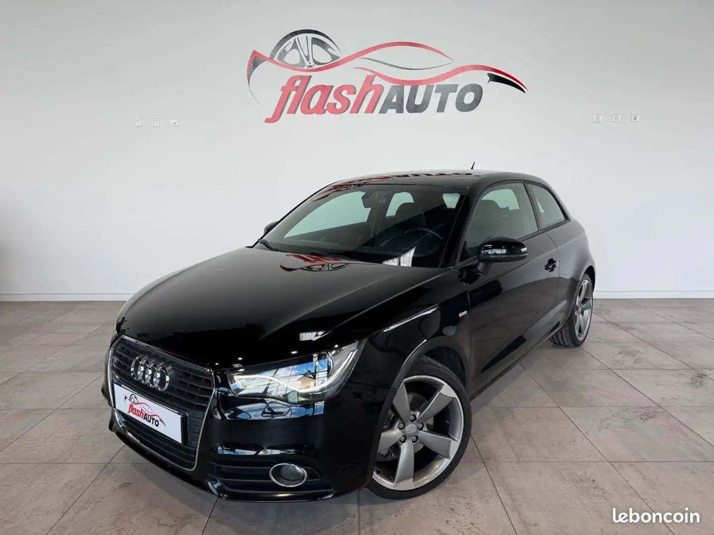 Audi A1 1.6 TDi 105cv S-LINE-2012 Noir - 1