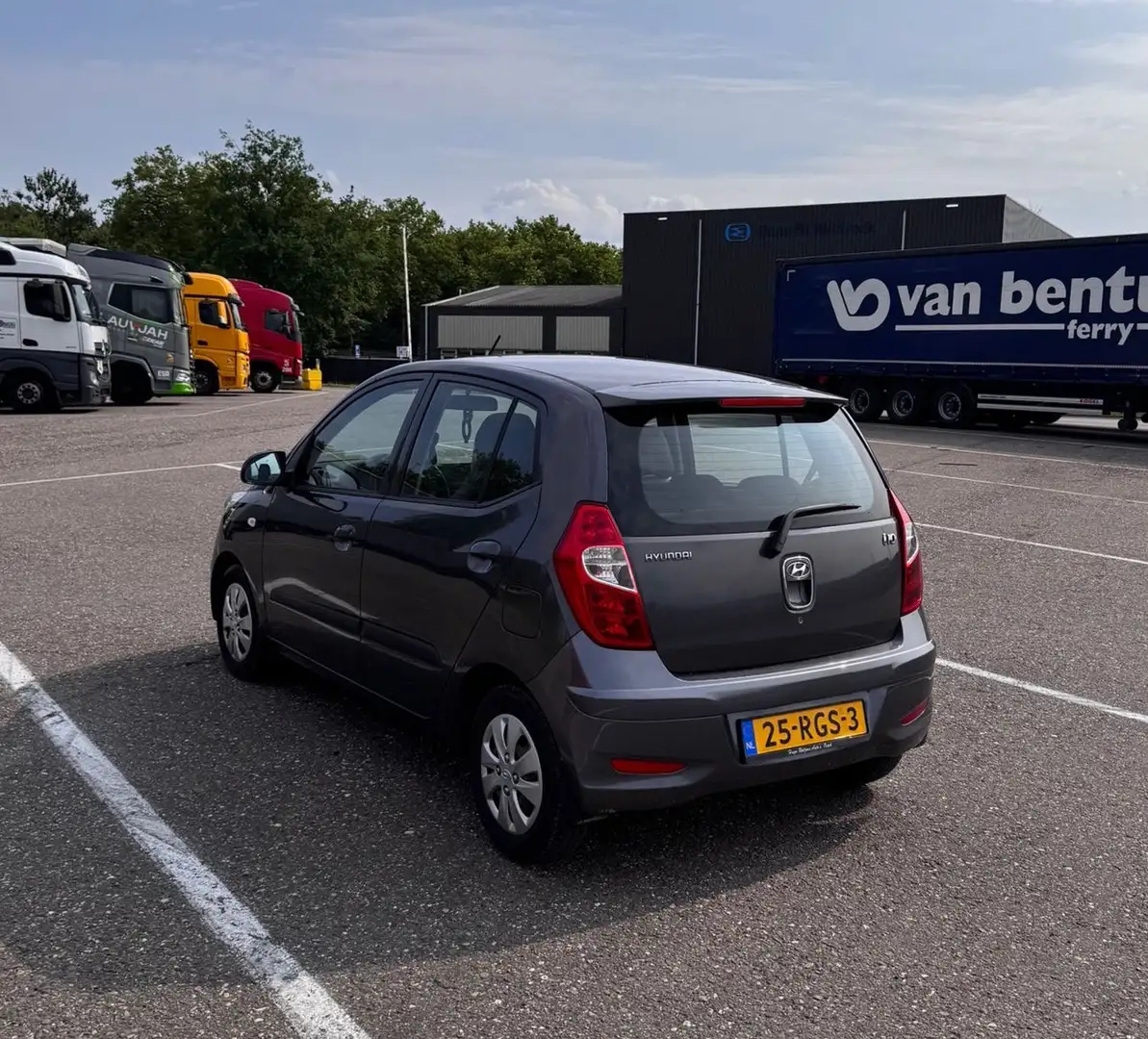 Hyundai i10 Lage kilometers - APK Geldig tot mei 2026!! Grijs - 2