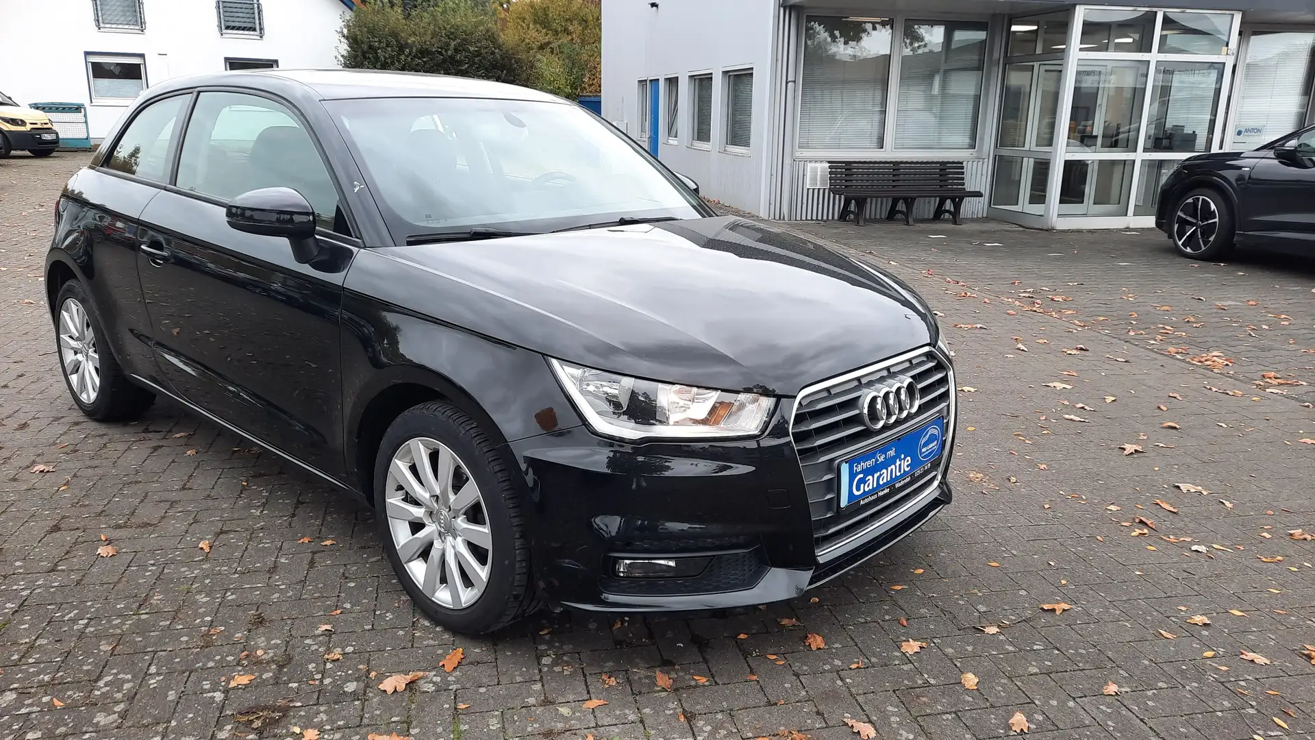 Audi A1 sport  *EINPARKHILFE/SITZHEIZUNG/NAVI* Schwarz - 2
