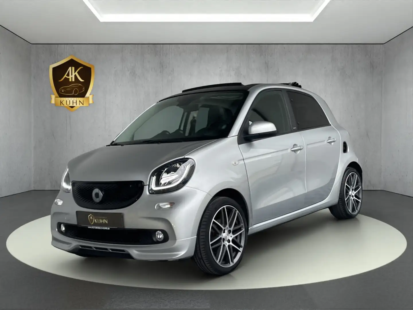 smart forFour BRABUS*JBL SOUND*R.KAMERA*SHZ*TEMPOMAT* Plateado - 1