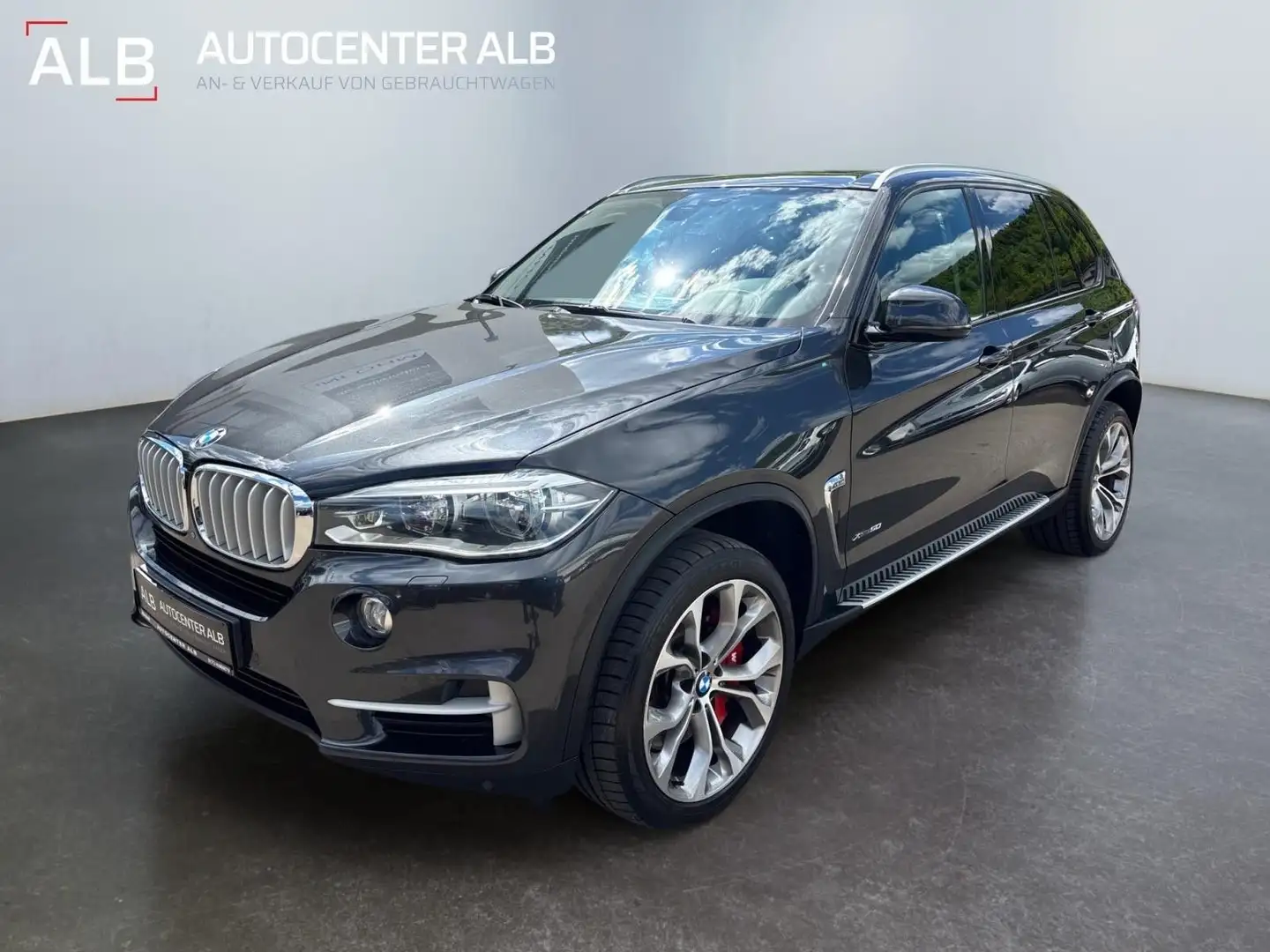 BMW X5 xDrive 50 i/7-SITZER/2.HAND/LEDER/AHK/TOP/ Grau - 1