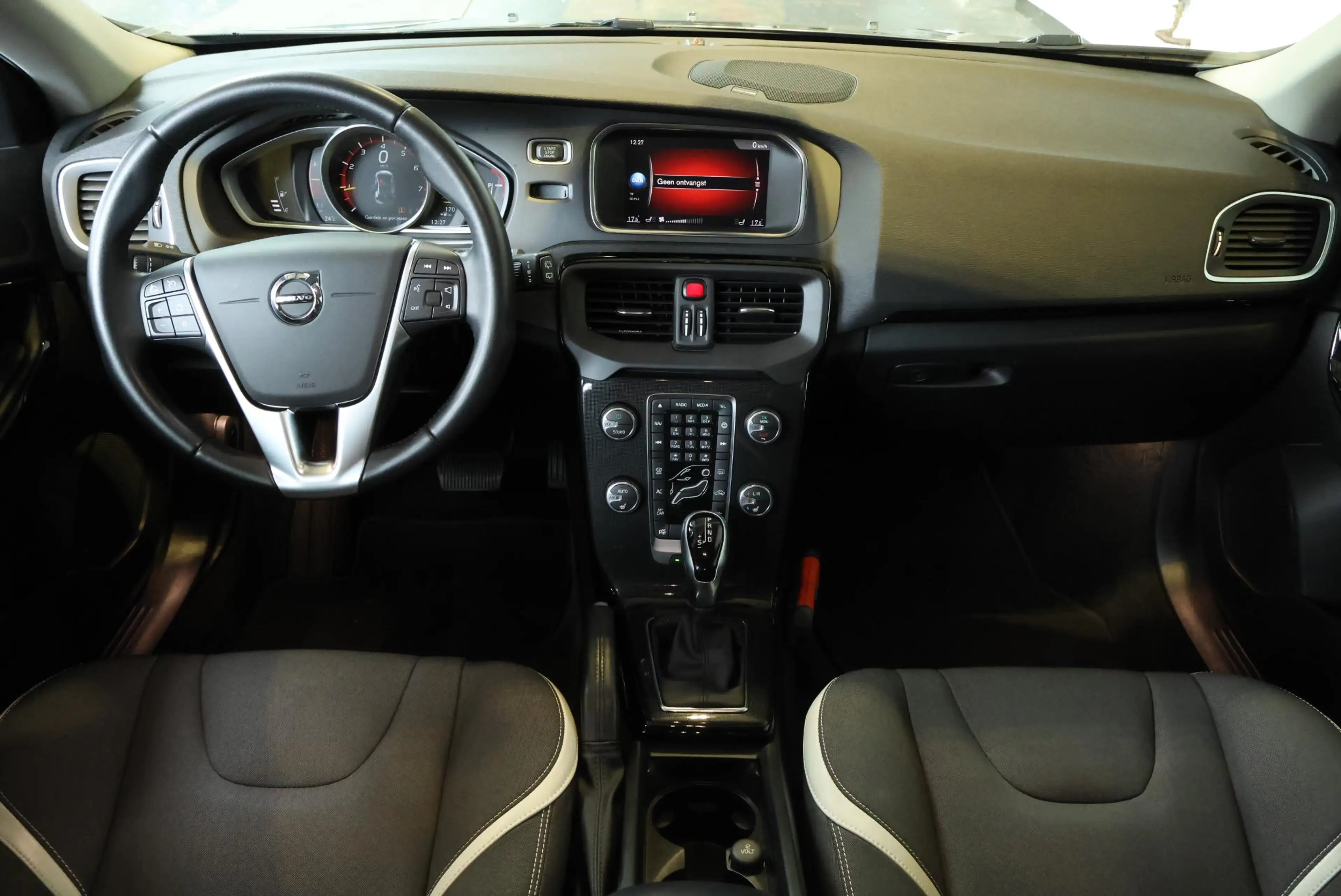 Volvo V40 T3 Automaat Dynamic Edition | Panoramadak | Climat — photo 11