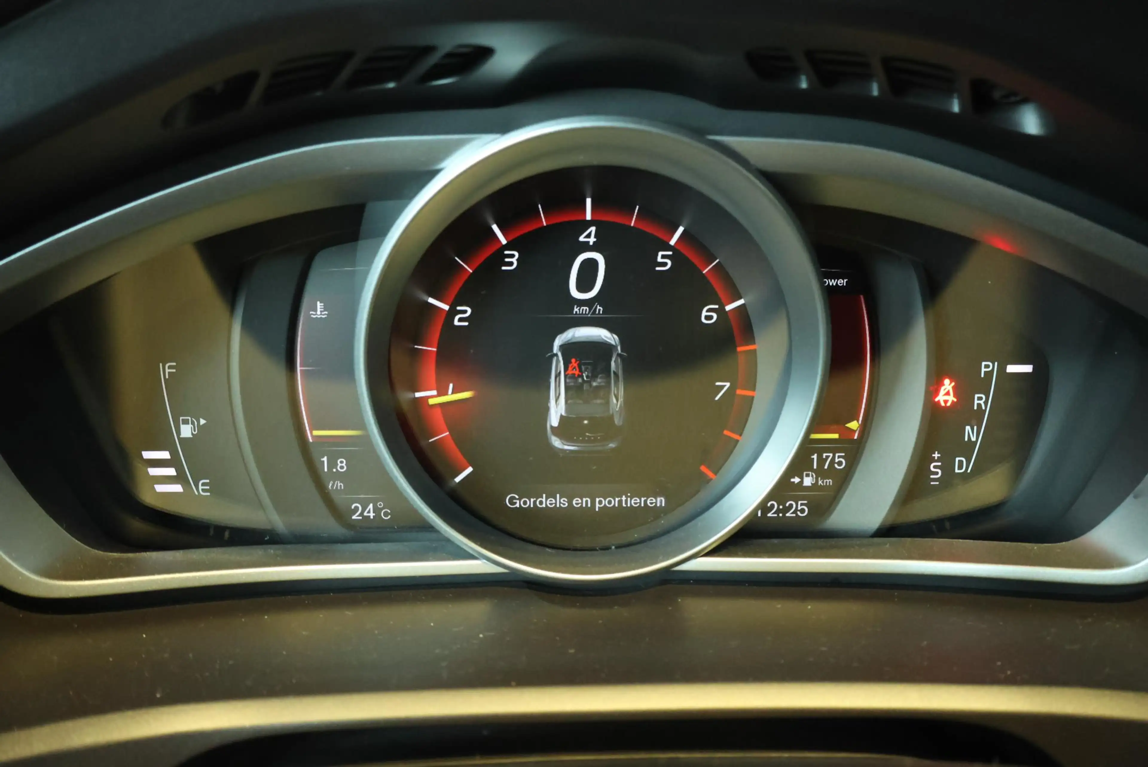 Volvo V40 T3 Automaat Dynamic Edition | Panoramadak | Climat — photo 13