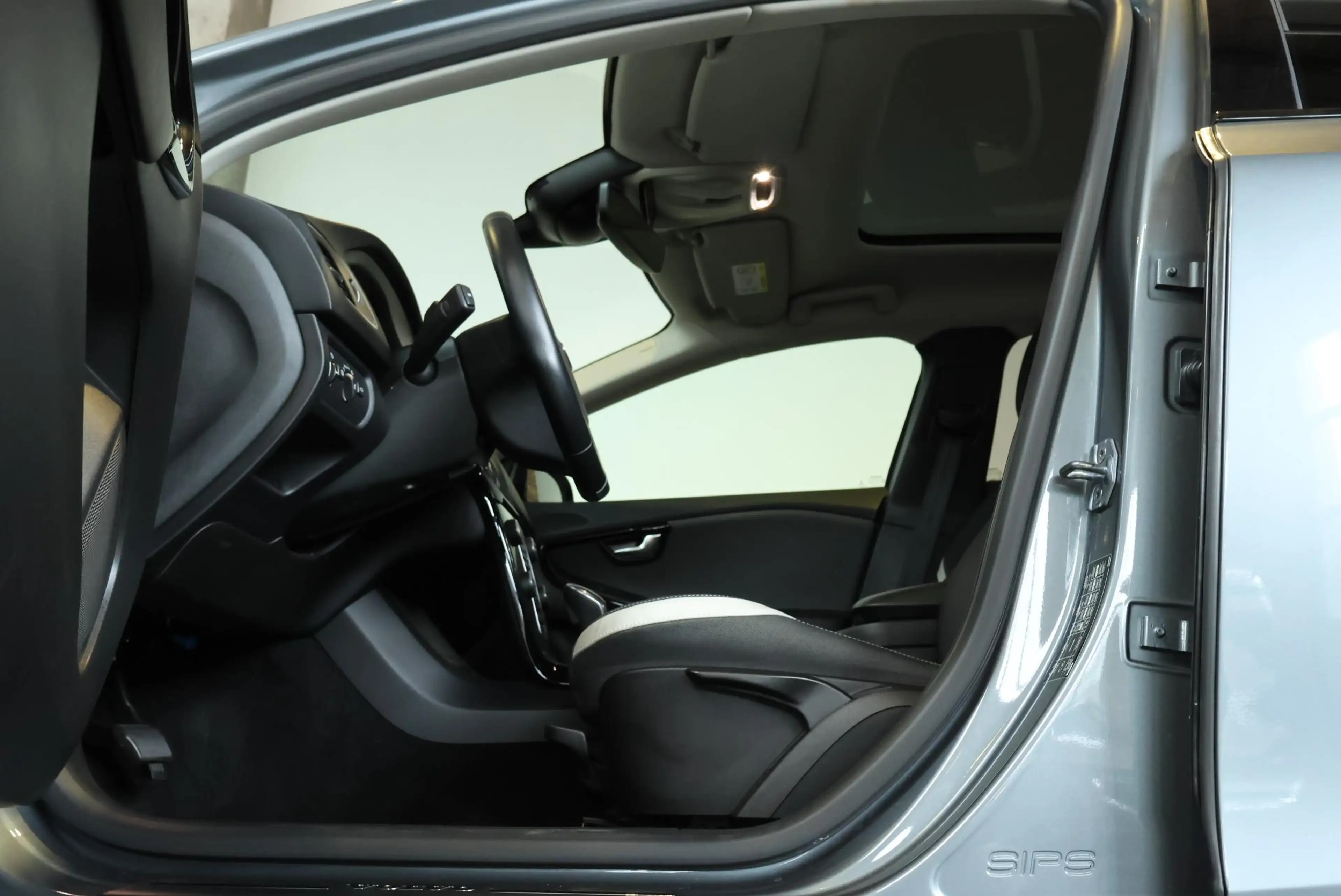 Volvo V40 T3 Automaat Dynamic Edition | Panoramadak | Climat — photo 9